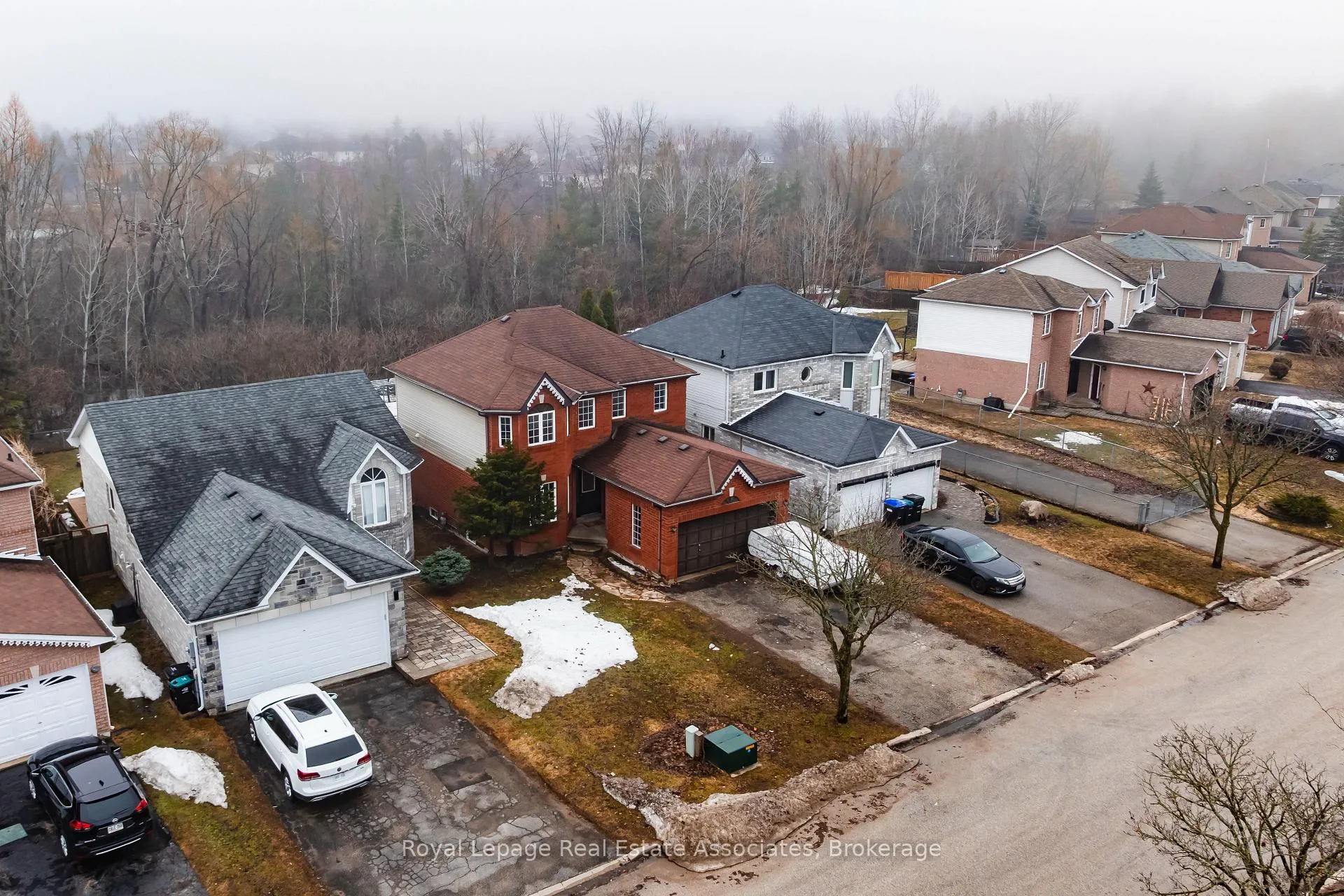 Photo 12 of 1101 Corrie Street, Innisfil, Alcona — HOMEH