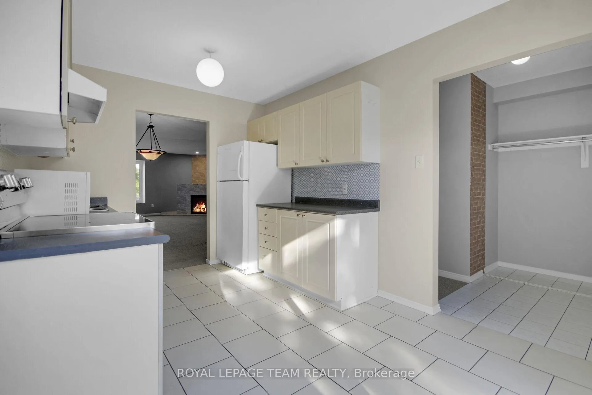 Photo 13 of 89 Thornbury Crescent, Ottawa, Centrepointe — HOMEH