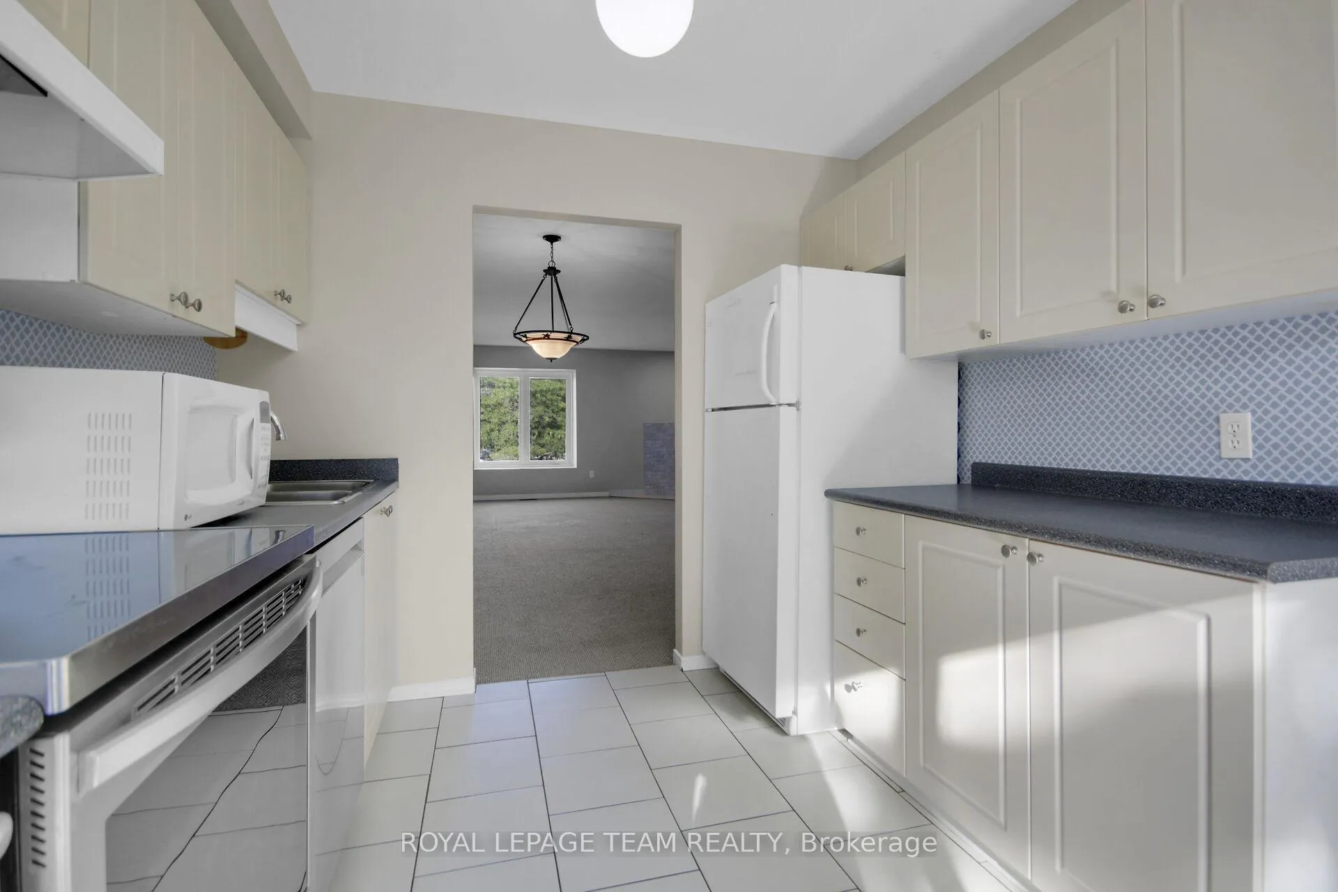 Photo 14 of 89 Thornbury Crescent, Ottawa, Centrepointe — HOMEH