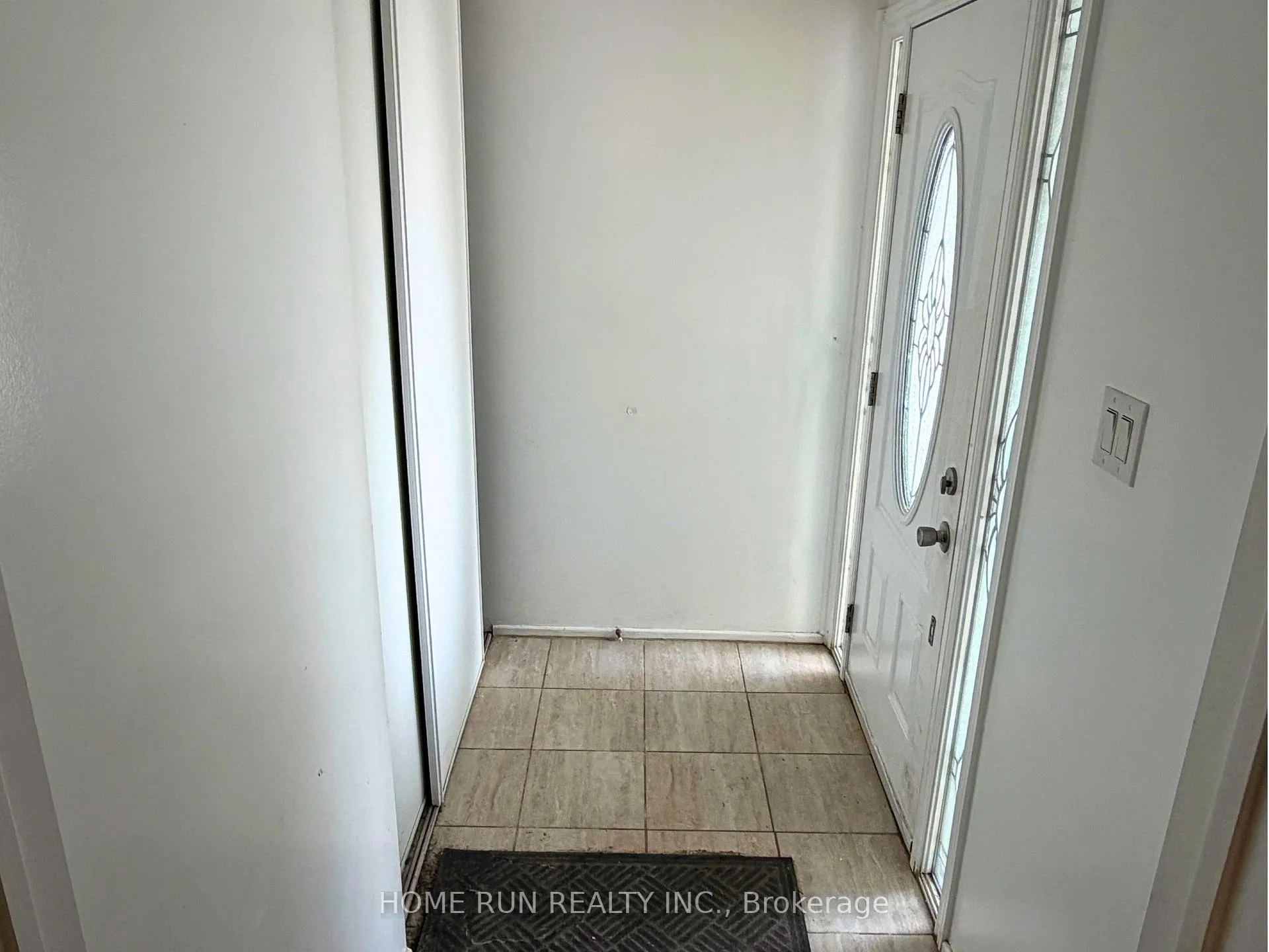 Photo 2 of 166 Withrow Avenue, Ottawa, Meadowlands/St. Claire Gardens — HOMEH