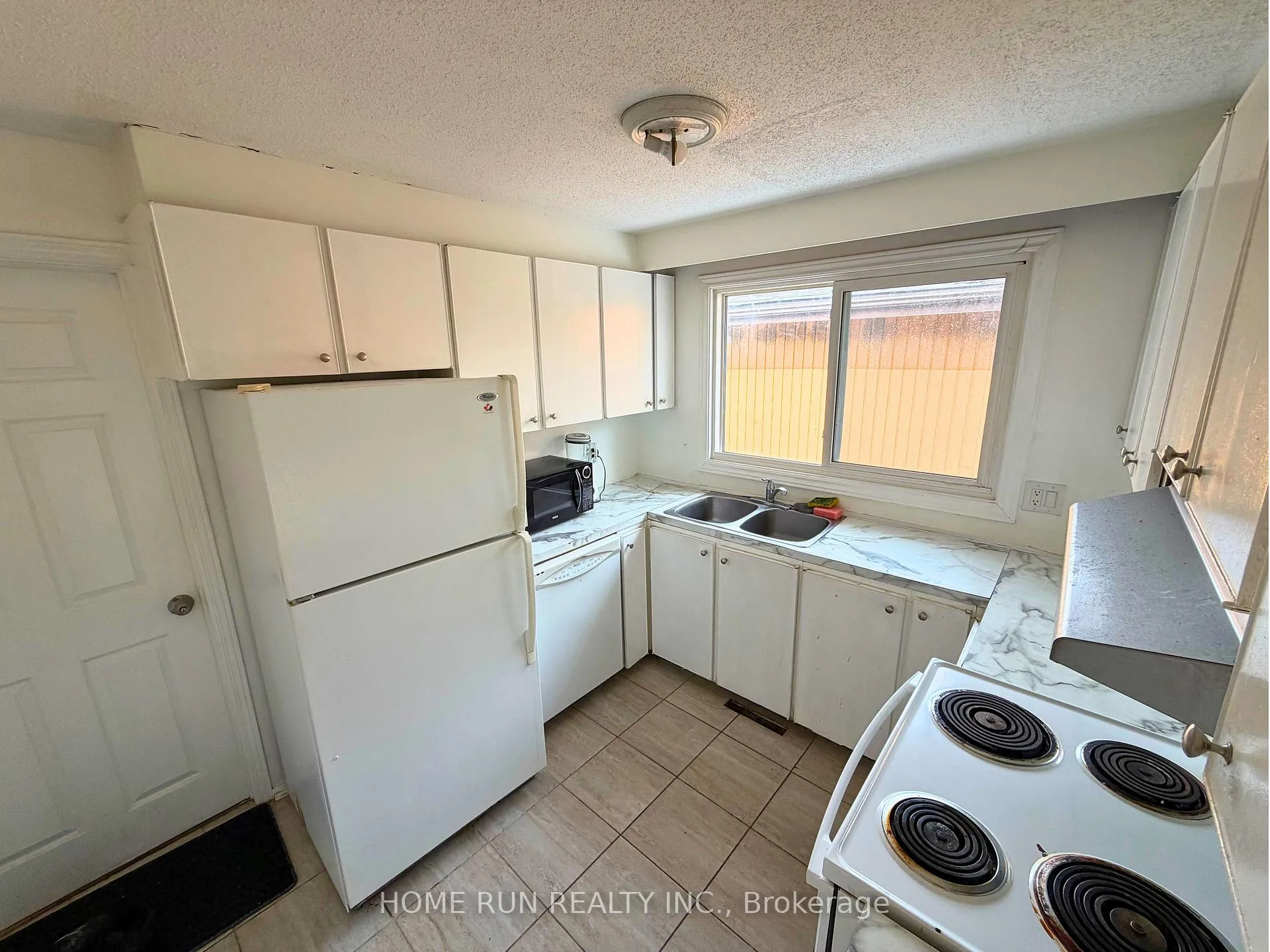Photo 5 of 166 Withrow Avenue, Ottawa, Meadowlands/St. Claire Gardens — HOMEH