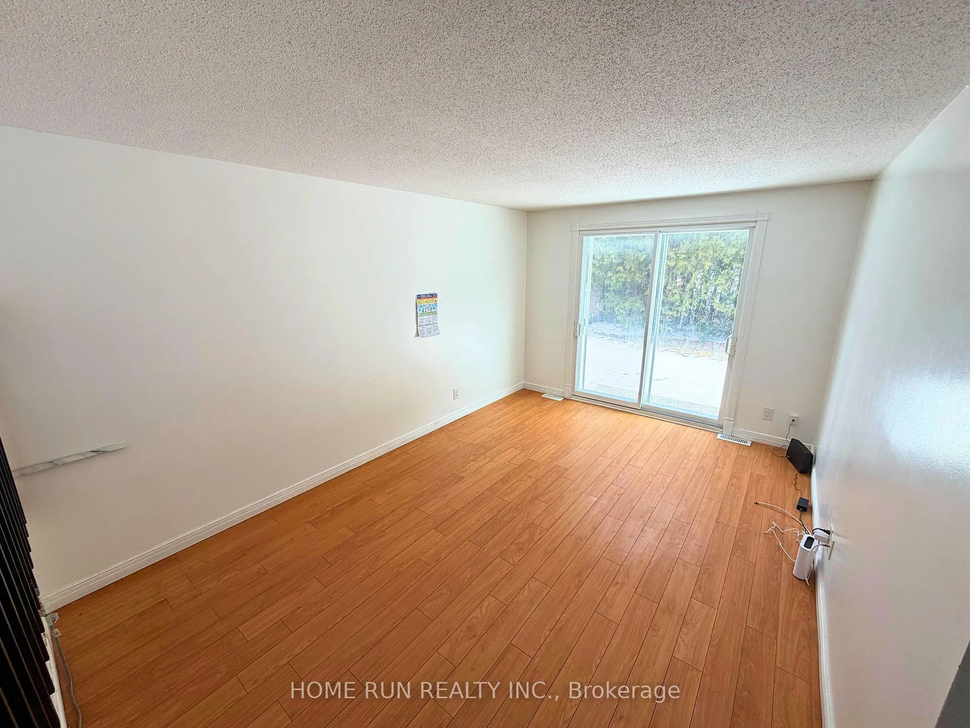 Photo 10 of 166 Withrow Avenue, Ottawa, Meadowlands/St. Claire Gardens — HOMEH