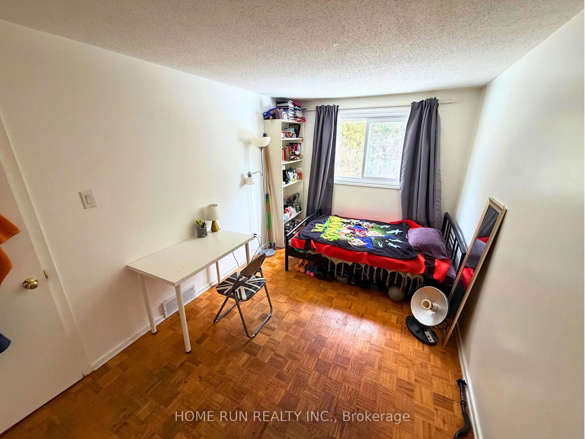 Photo 15 of 166 Withrow Avenue, Ottawa, Meadowlands/St. Claire Gardens — HOMEH