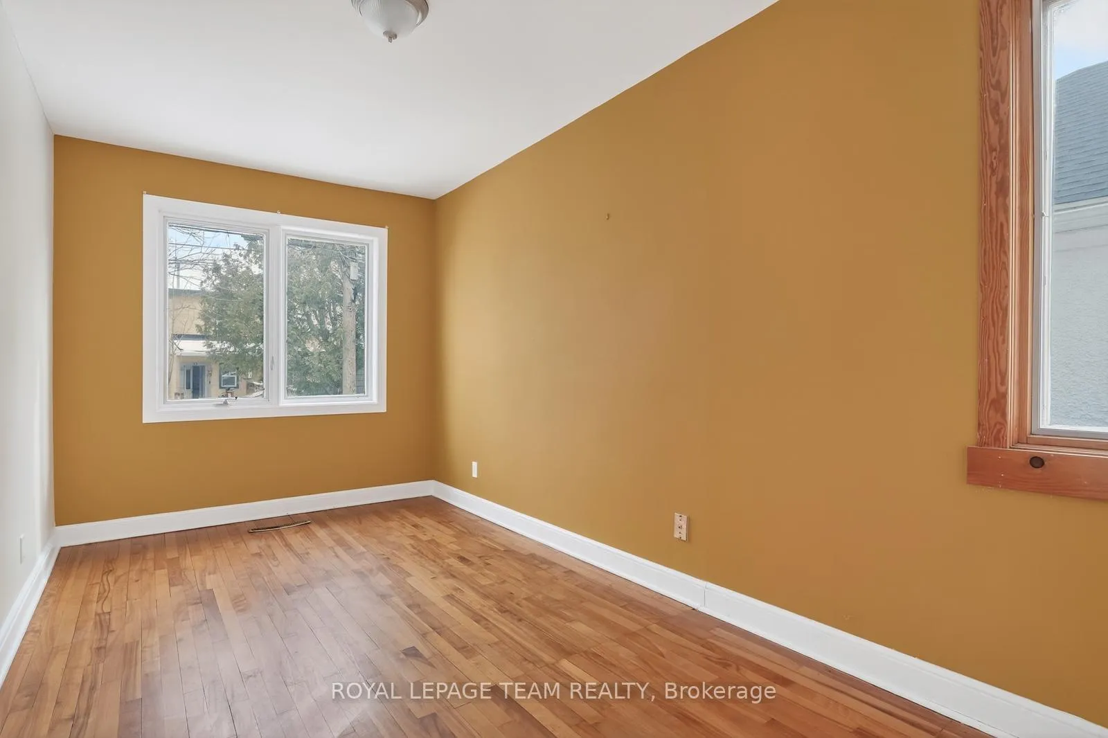 Photo 14 of 336 Ducharme Boulevard, Ottawa, Vanier — HOMEH