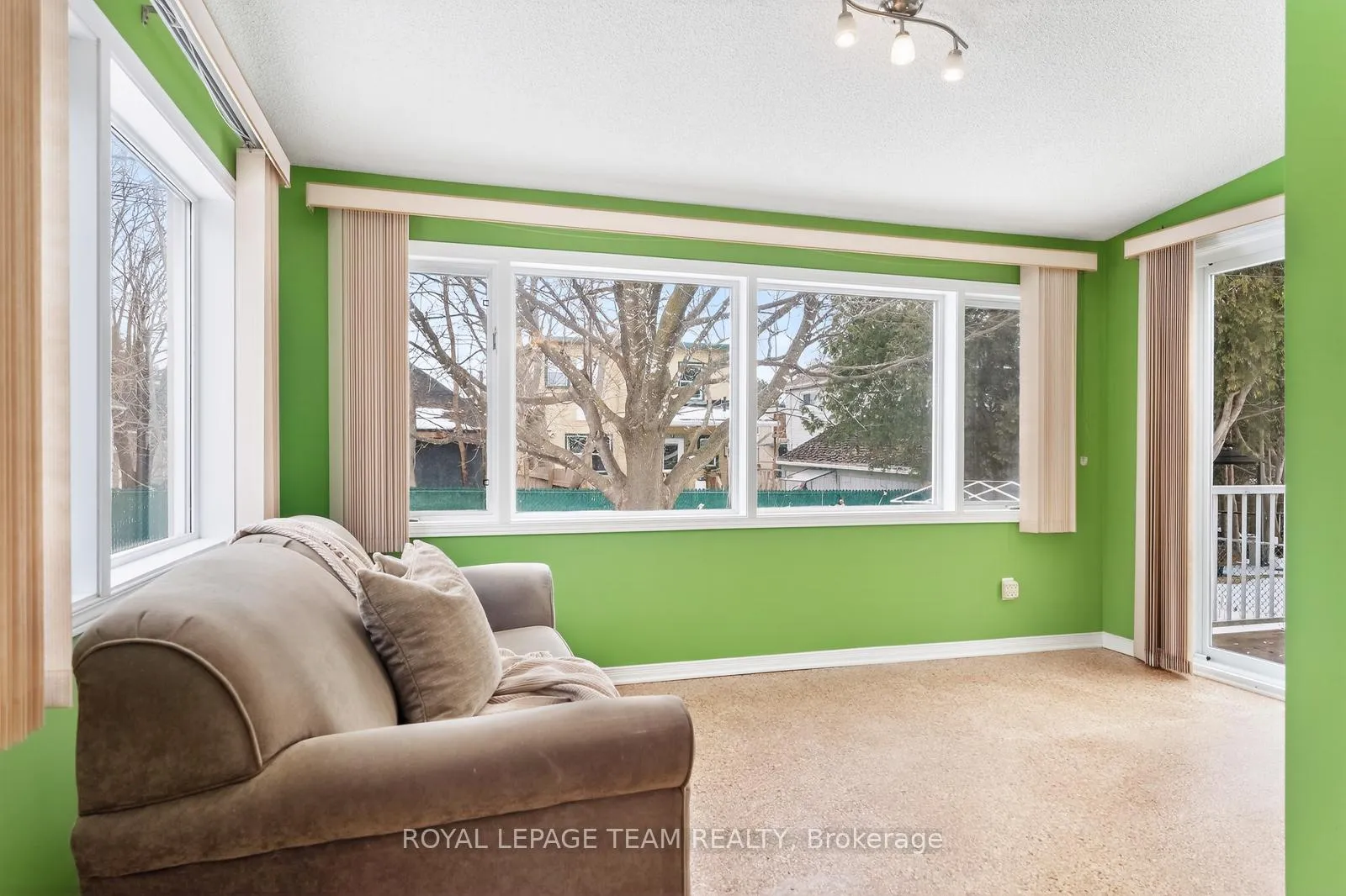 Photo 16 of 336 Ducharme Boulevard, Ottawa, Vanier — HOMEH