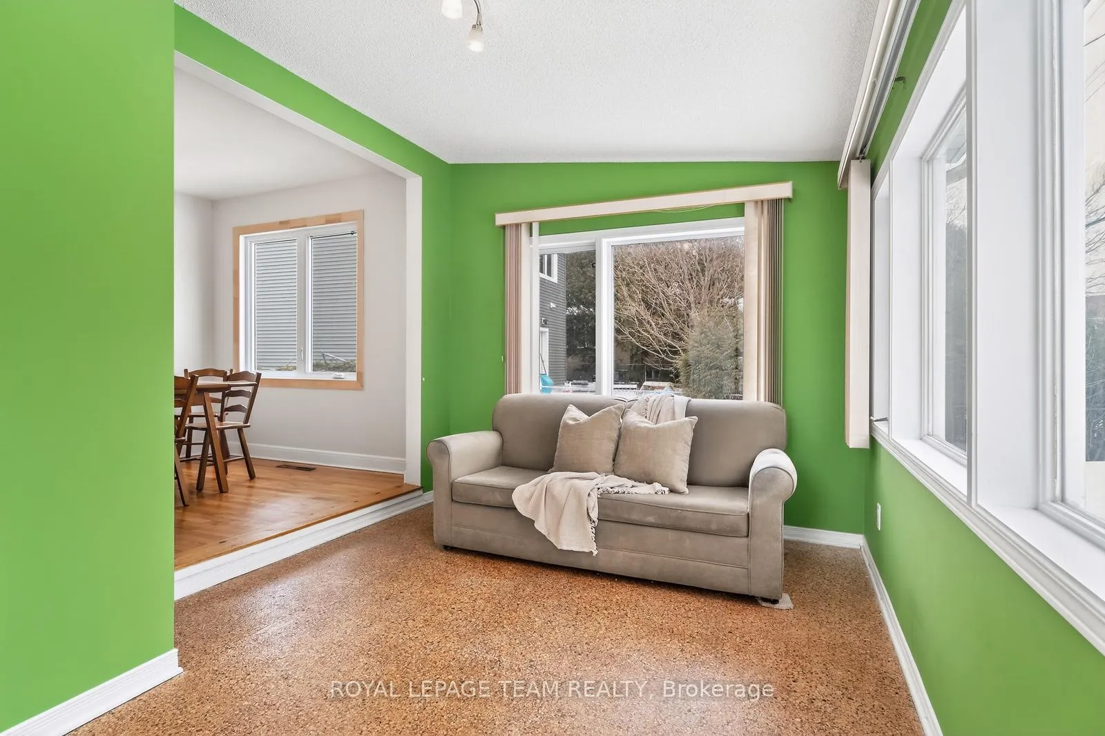Photo 18 of 336 Ducharme Boulevard, Ottawa, Vanier — HOMEH