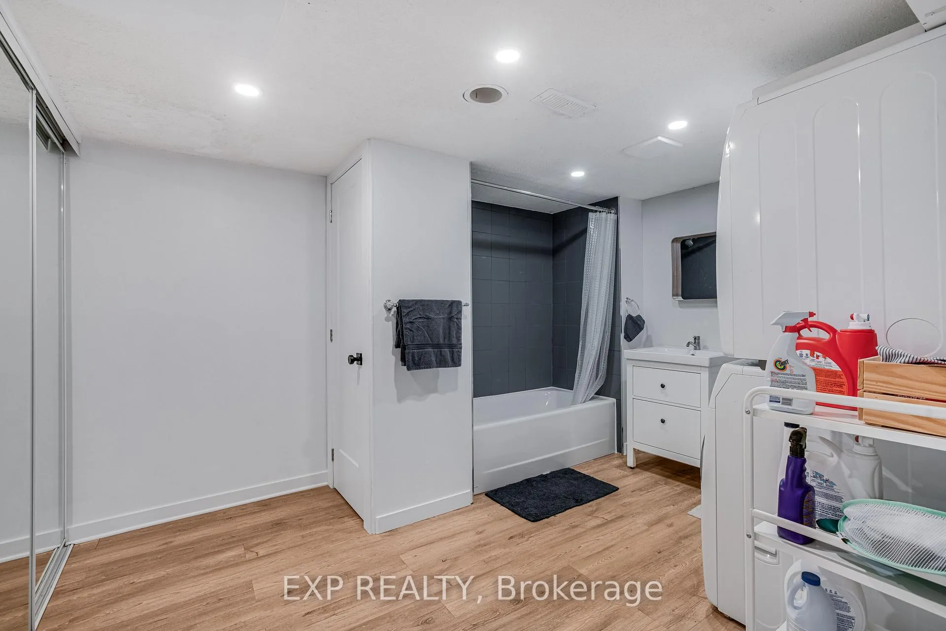 Photo 34 of 53A Kempster Avenue, Ottawa, Britannia — HOMEH