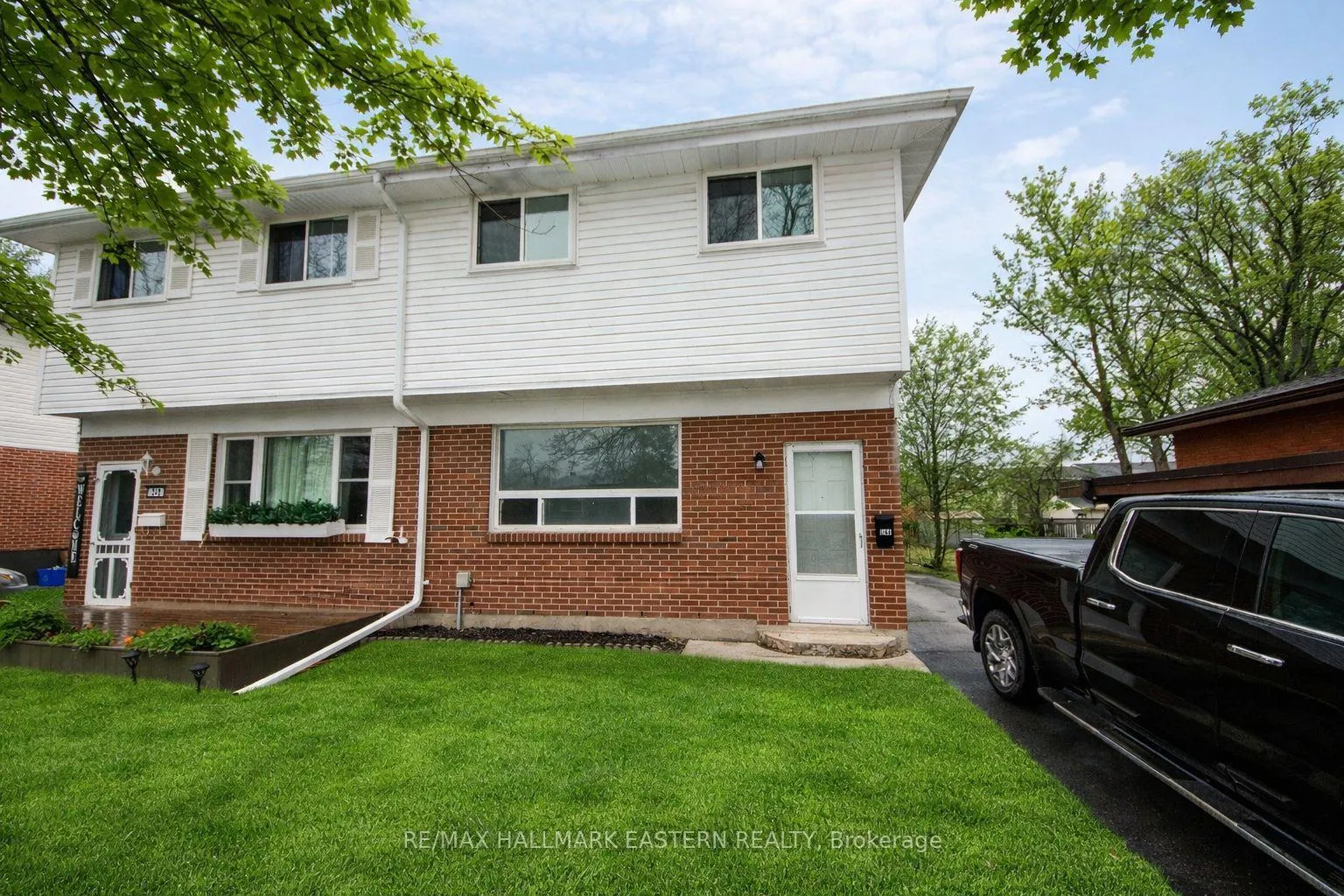 Photo 2 of 24A Springbrook Drive, Peterborough, Monaghan Ward 2 — HOMEH