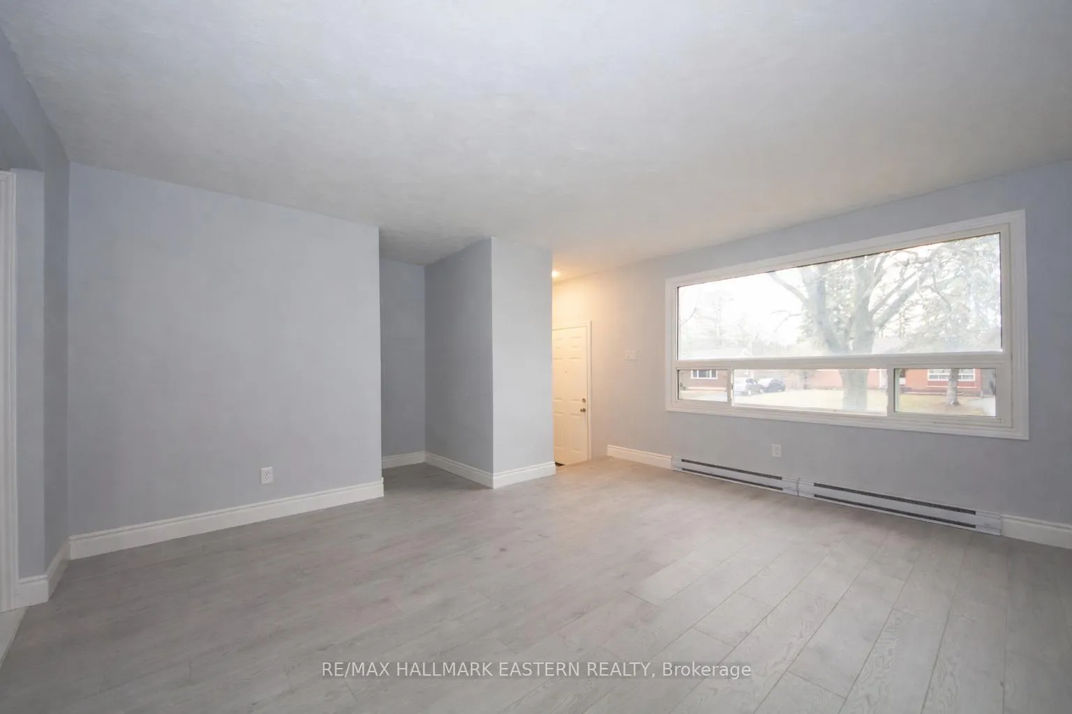 Photo 3 of 24A Springbrook Drive, Peterborough, Monaghan Ward 2 — HOMEH