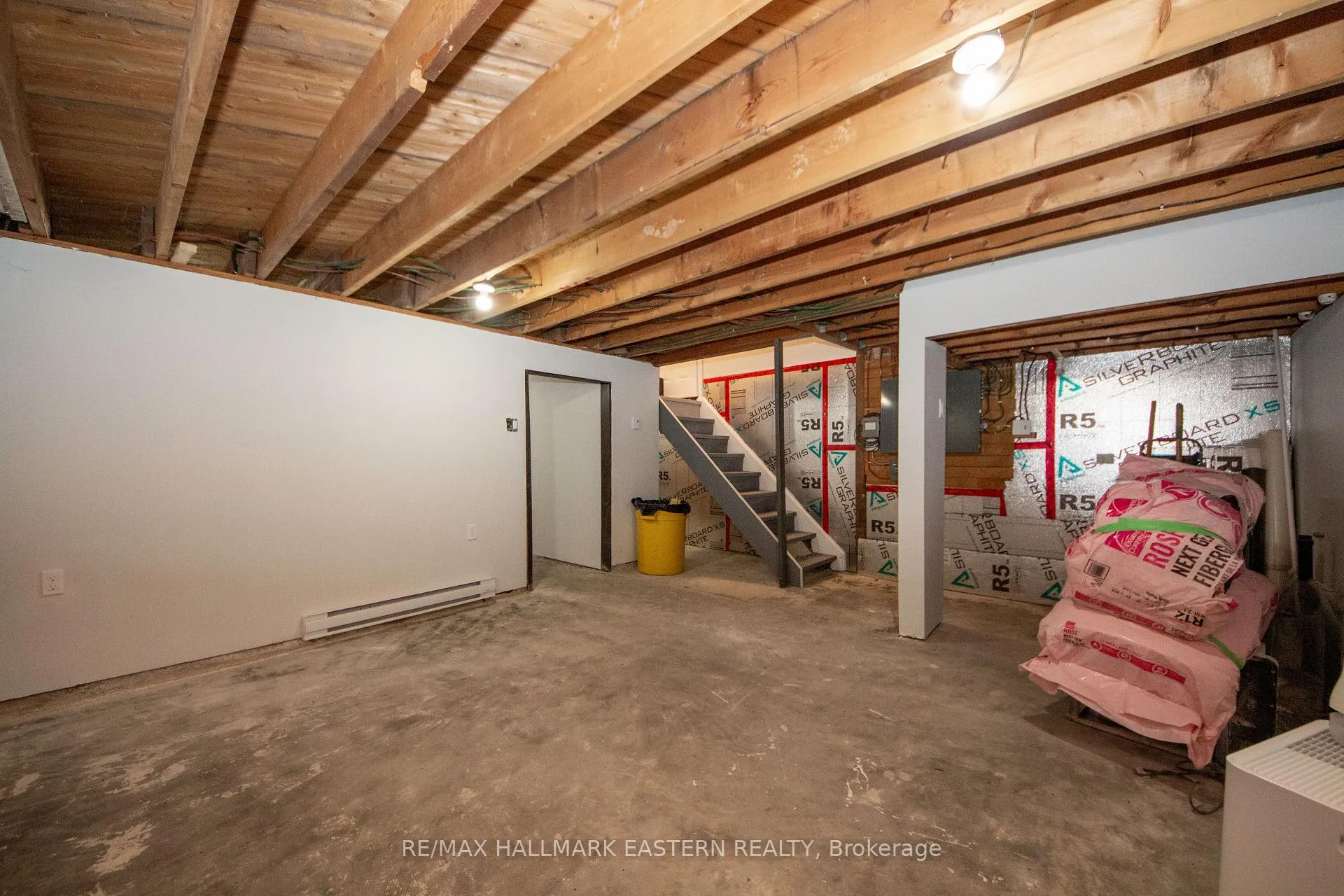 Photo 19 of 24A Springbrook Drive, Peterborough, Monaghan Ward 2 — HOMEH