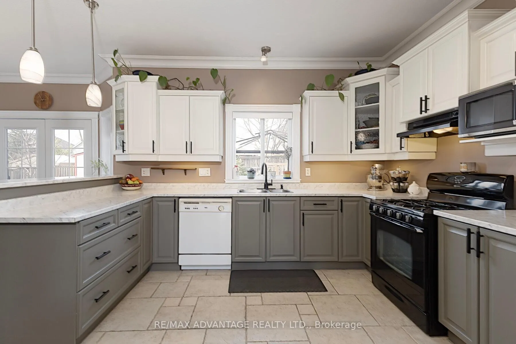 Photo 14 of 22 Periwinkle Drive, Middlesex Centre, Ilderton — HOMEH