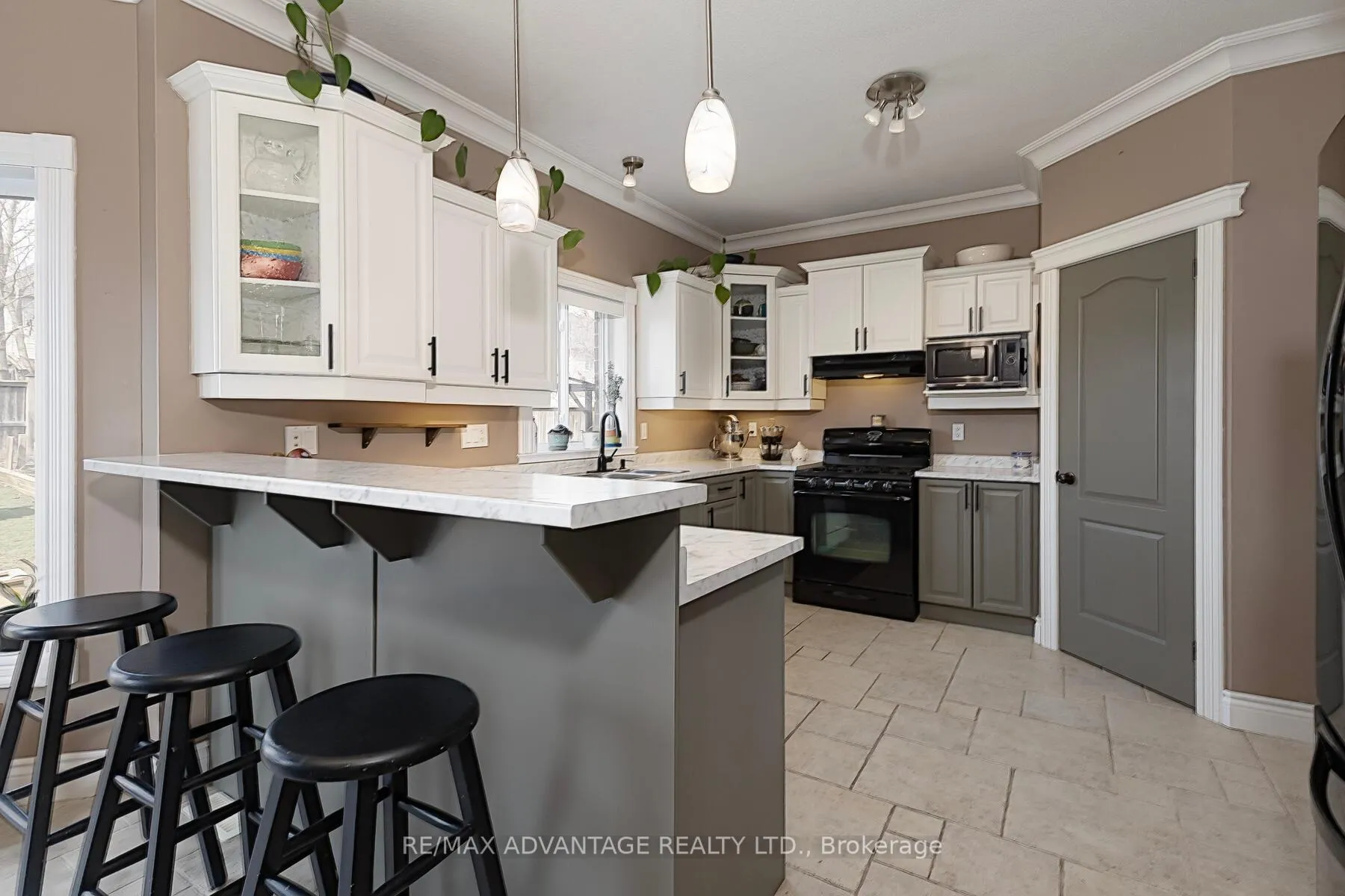 Photo 15 of 22 Periwinkle Drive, Middlesex Centre, Ilderton — HOMEH