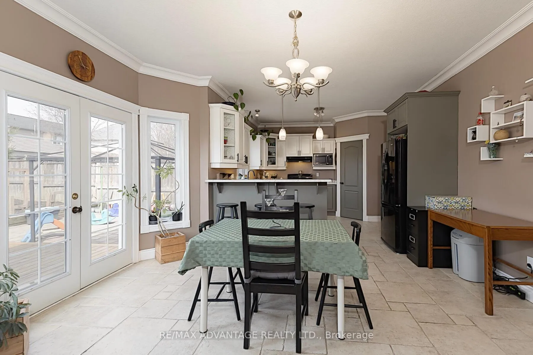 Photo 17 of 22 Periwinkle Drive, Middlesex Centre, Ilderton — HOMEH