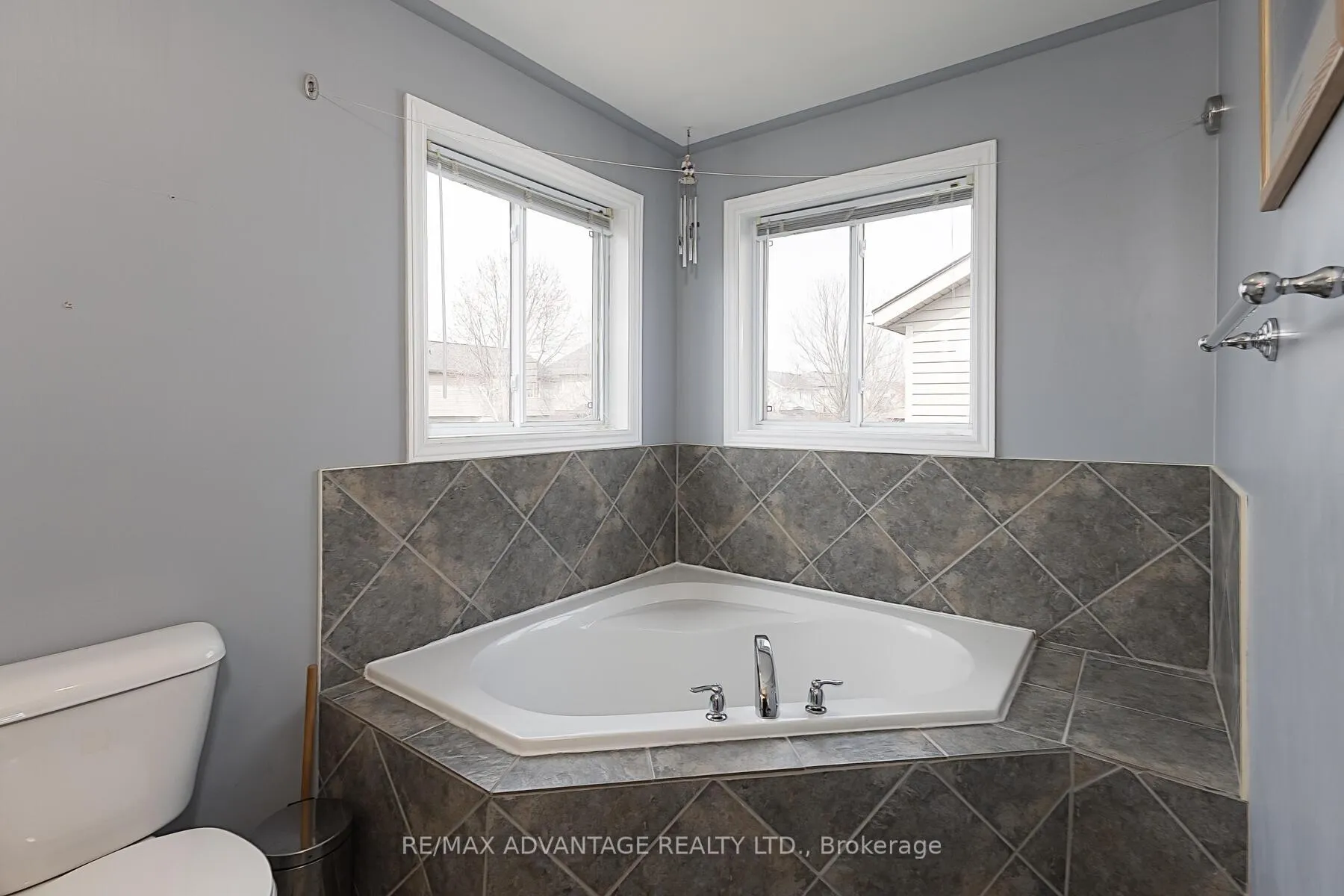Photo 25 of 22 Periwinkle Drive, Middlesex Centre, Ilderton — HOMEH