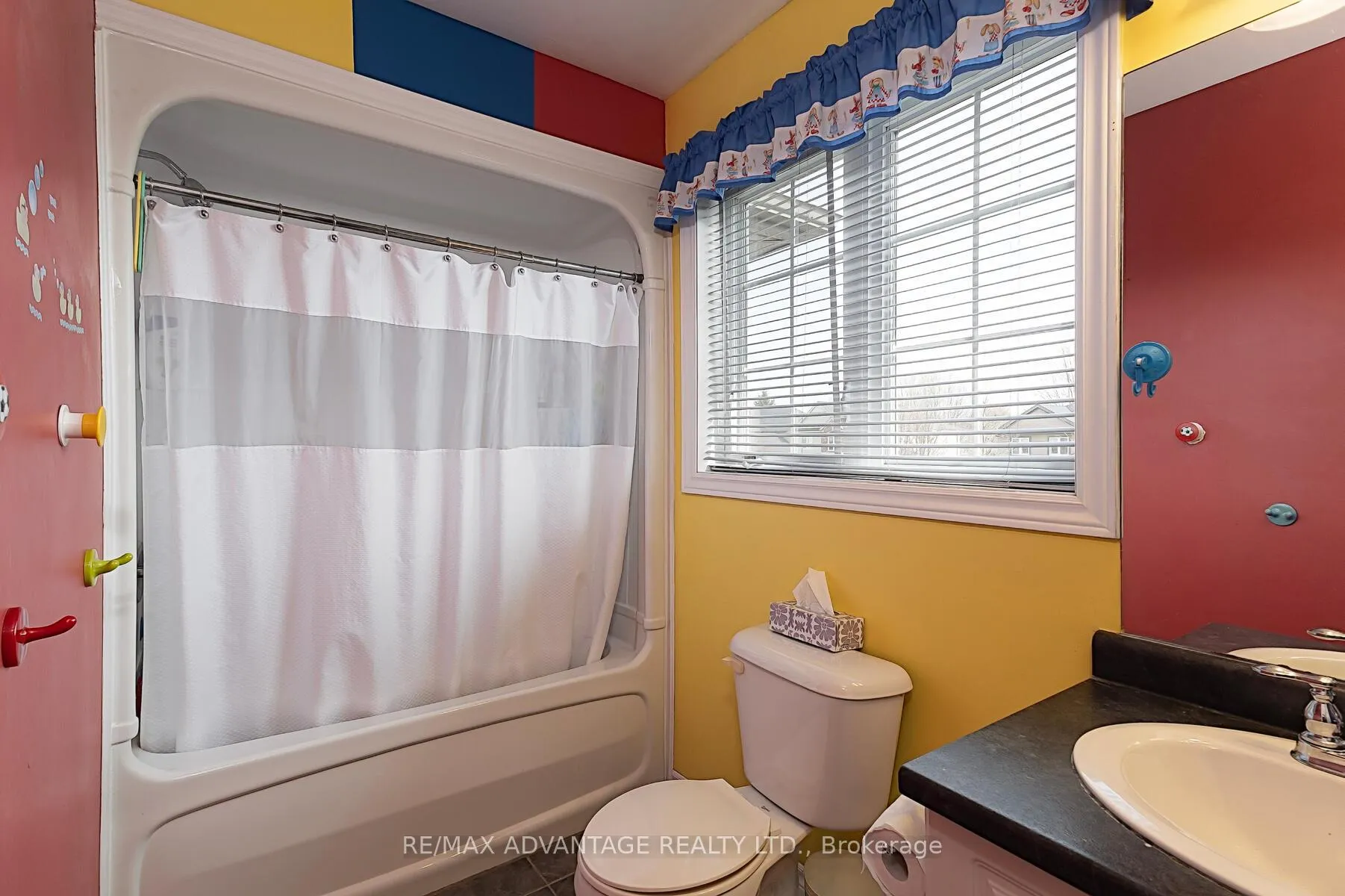 Photo 29 of 22 Periwinkle Drive, Middlesex Centre, Ilderton — HOMEH