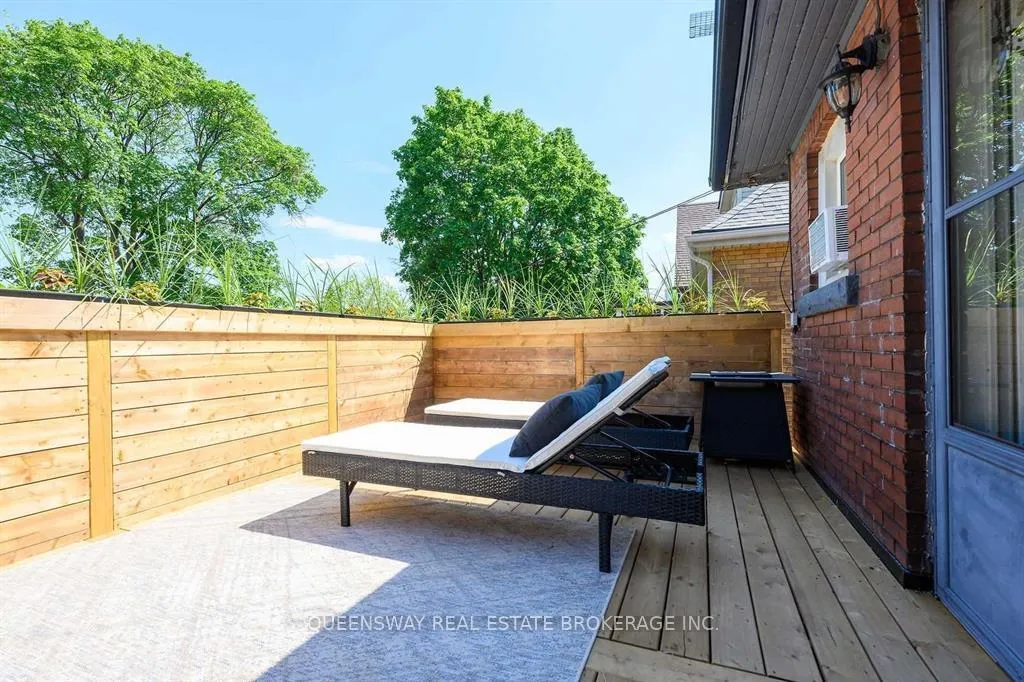 Photo 15 of Unit Upper, 17 Fairholt Road S, Hamilton, Stipley — HOMEH