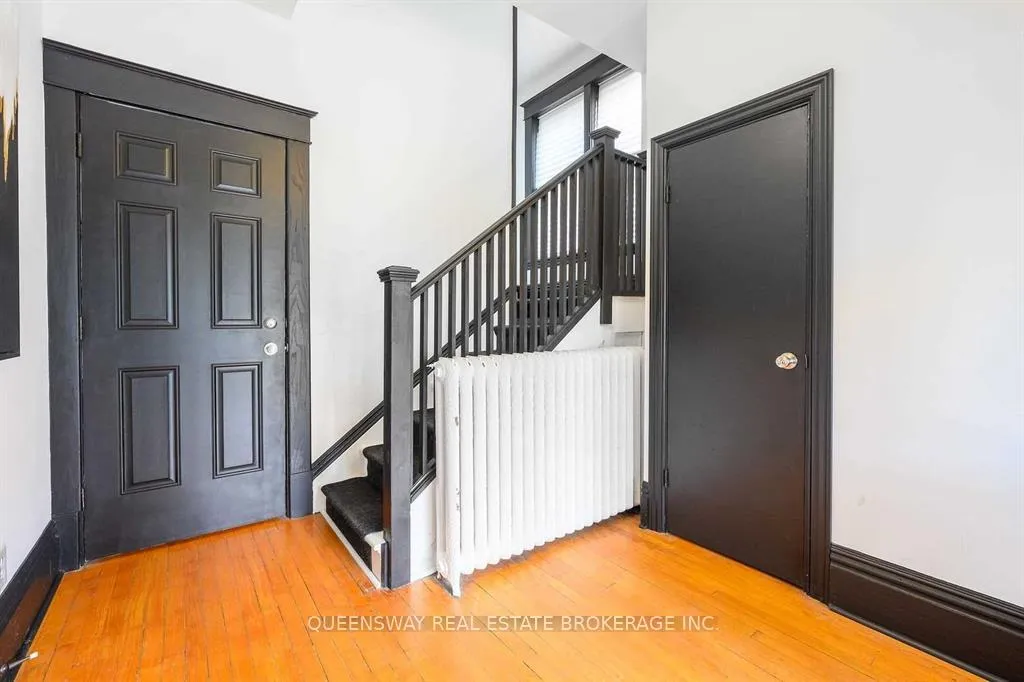 Photo 17 of Unit Upper, 17 Fairholt Road S, Hamilton, Stipley — HOMEH