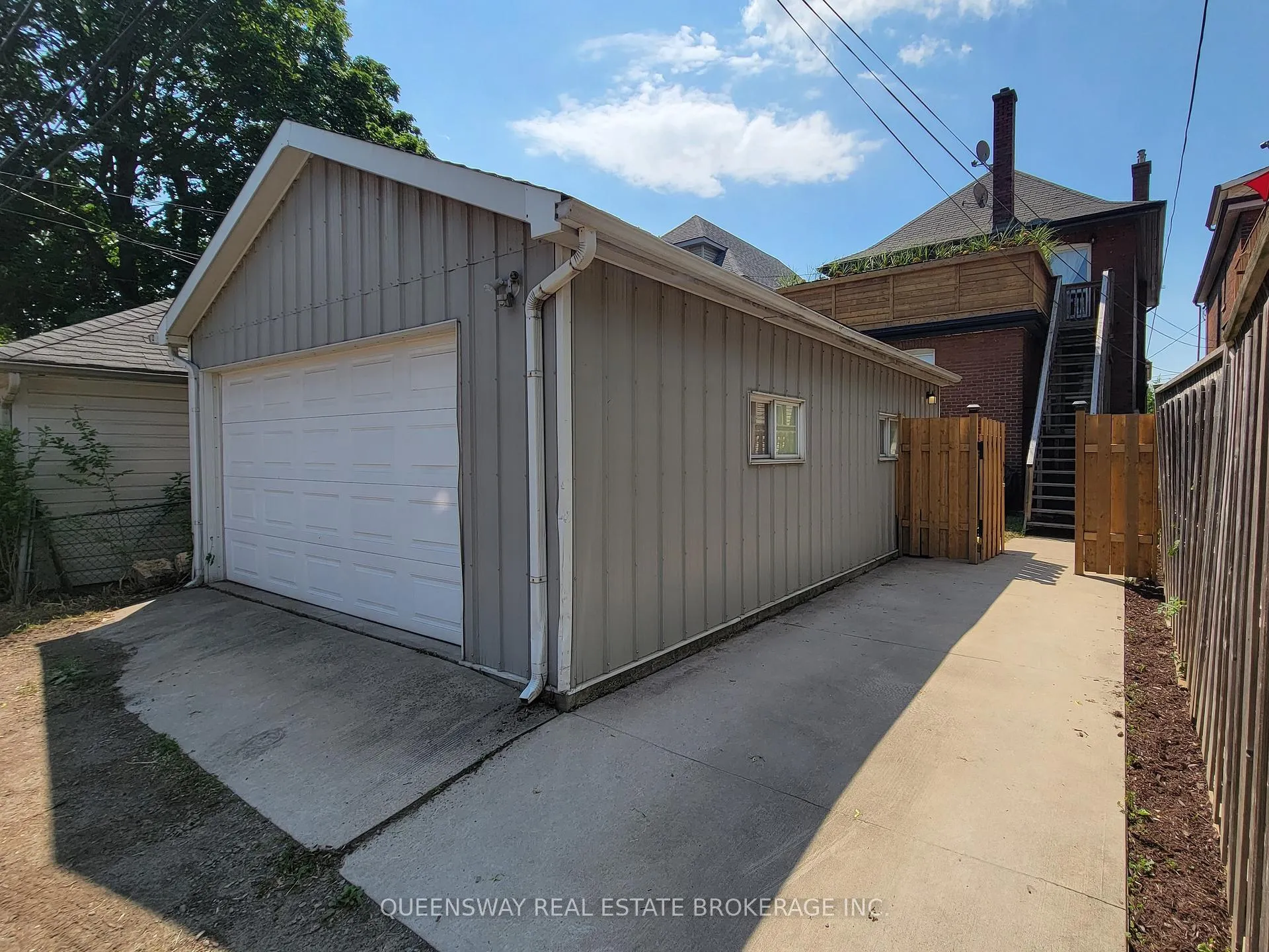Photo 19 of Unit Upper, 17 Fairholt Road S, Hamilton, Stipley — HOMEH