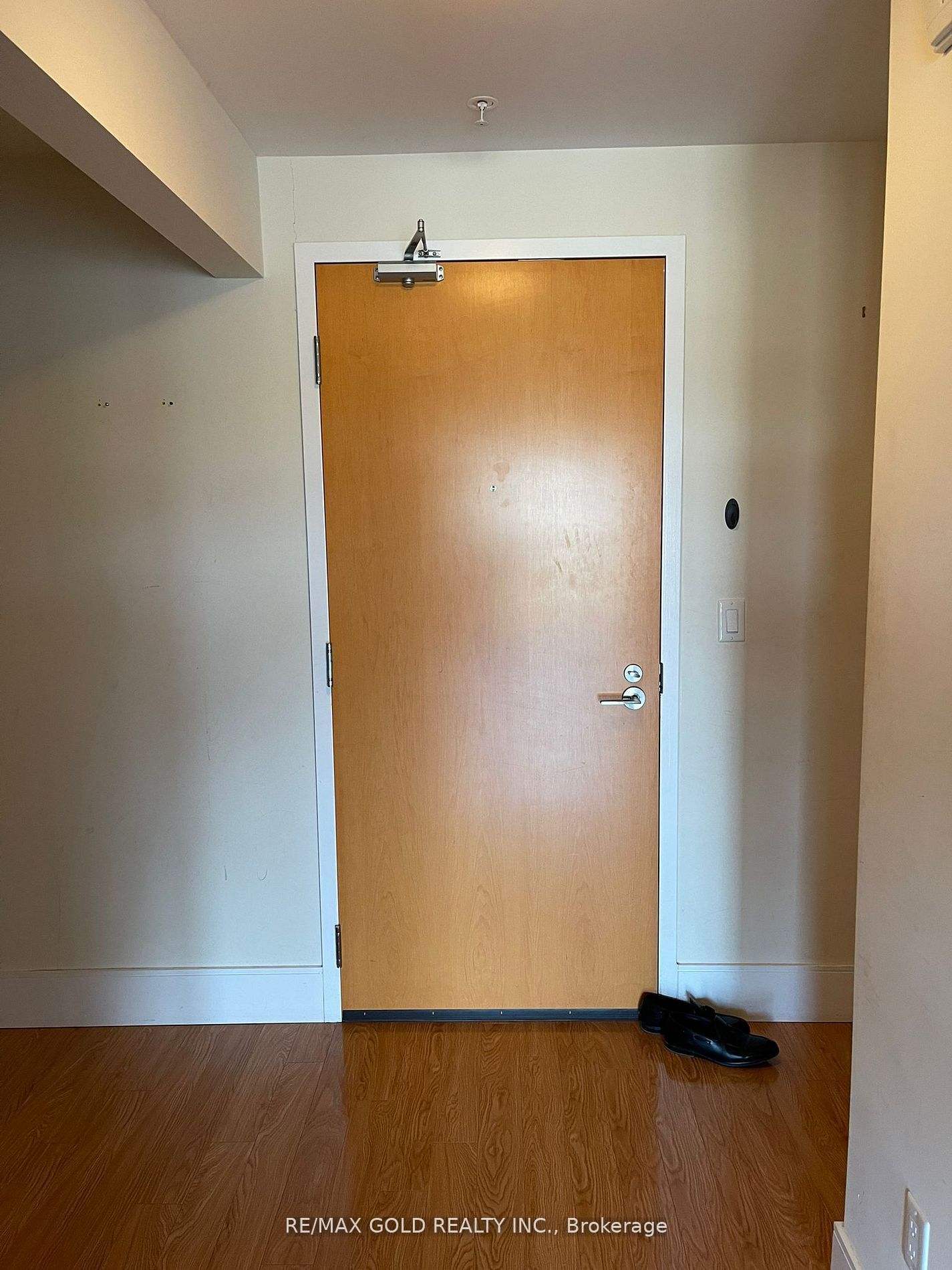 Photo 2 of 155 St. Leger Street, Kitchener, Mount Hope Huron Park — HOMEH