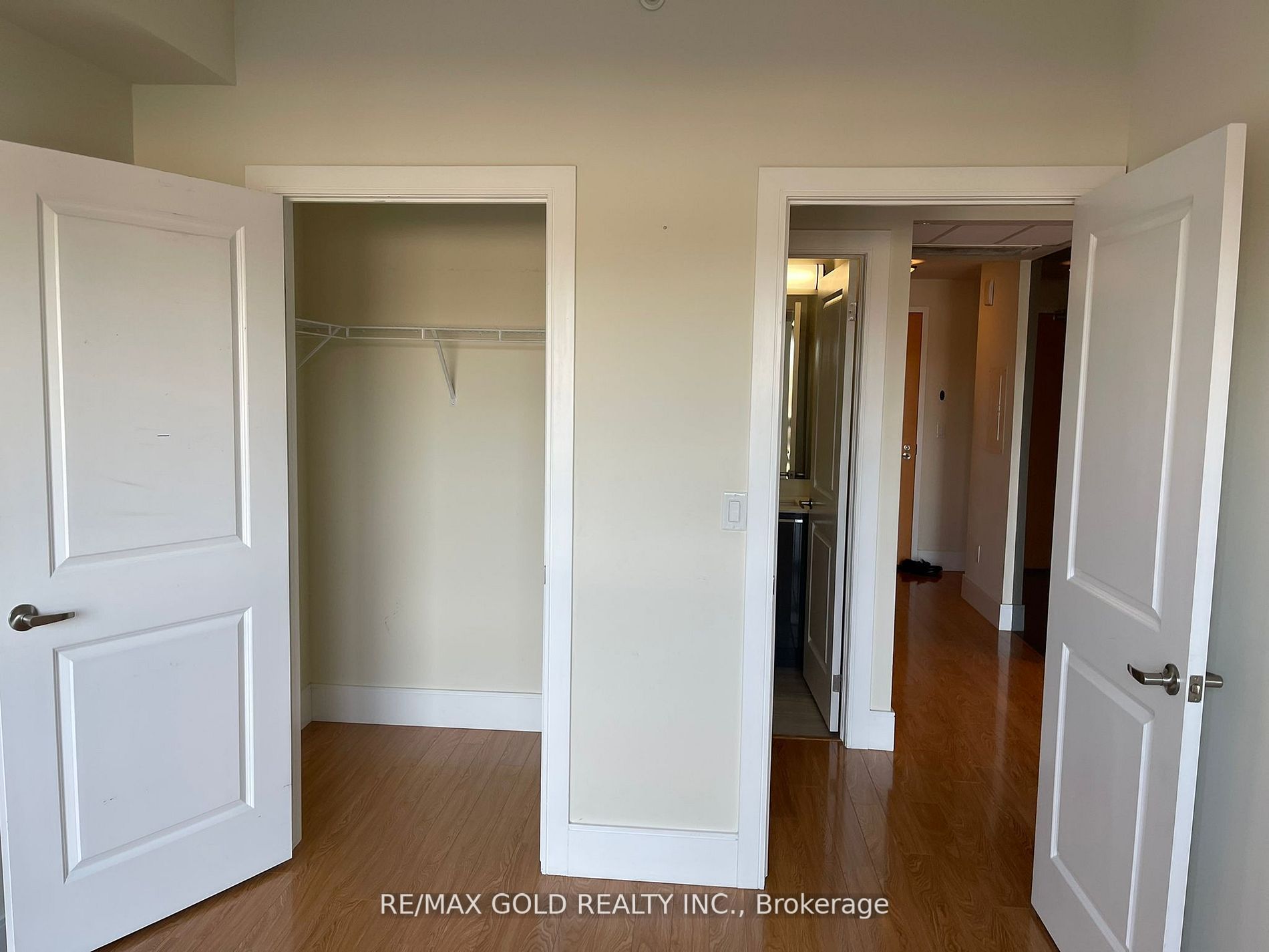 Photo 15 of 155 St. Leger Street, Kitchener, Mount Hope Huron Park — HOMEH