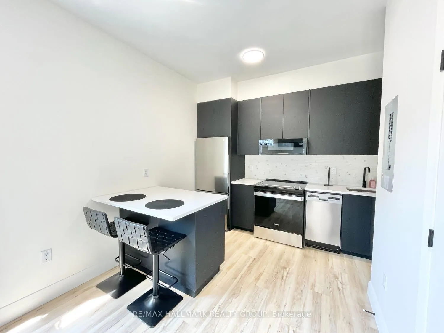Photo 5 of Unit 202, 25 Grant Street, Ottawa, Hintonburg — HOMEH