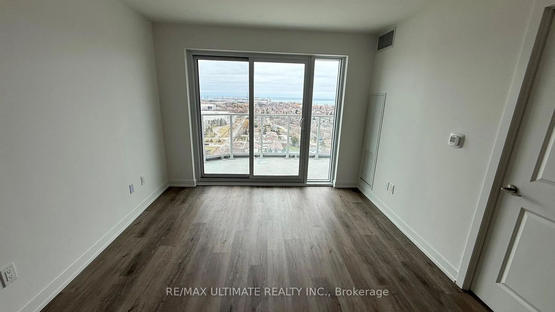 Photo 11 of Unit 2105, 1010 Sandy Beach Road, Pickering, Bay Ridges — HOMEH
