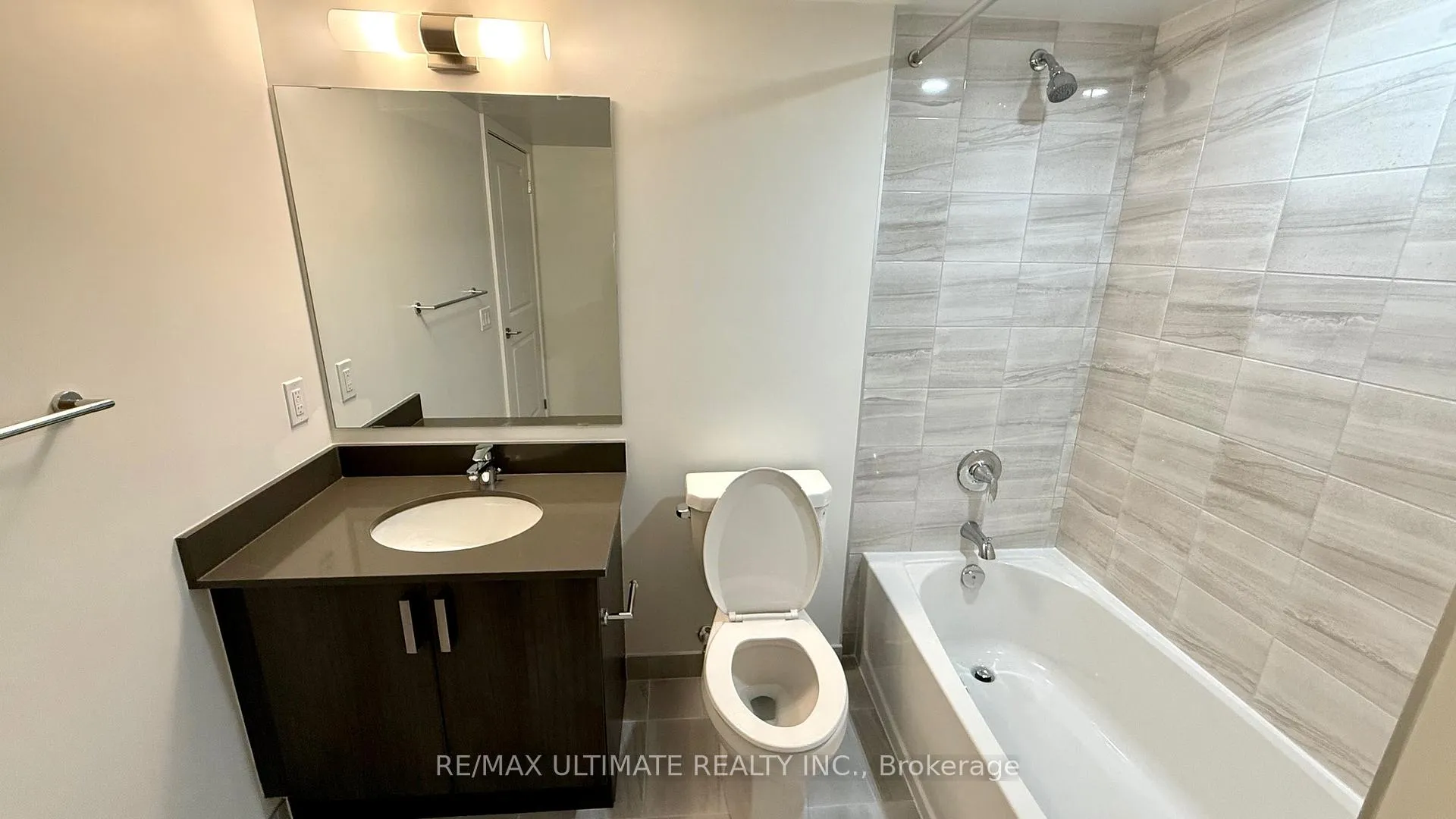 Photo 15 of Unit 2105, 1010 Sandy Beach Road, Pickering, Bay Ridges — HOMEH