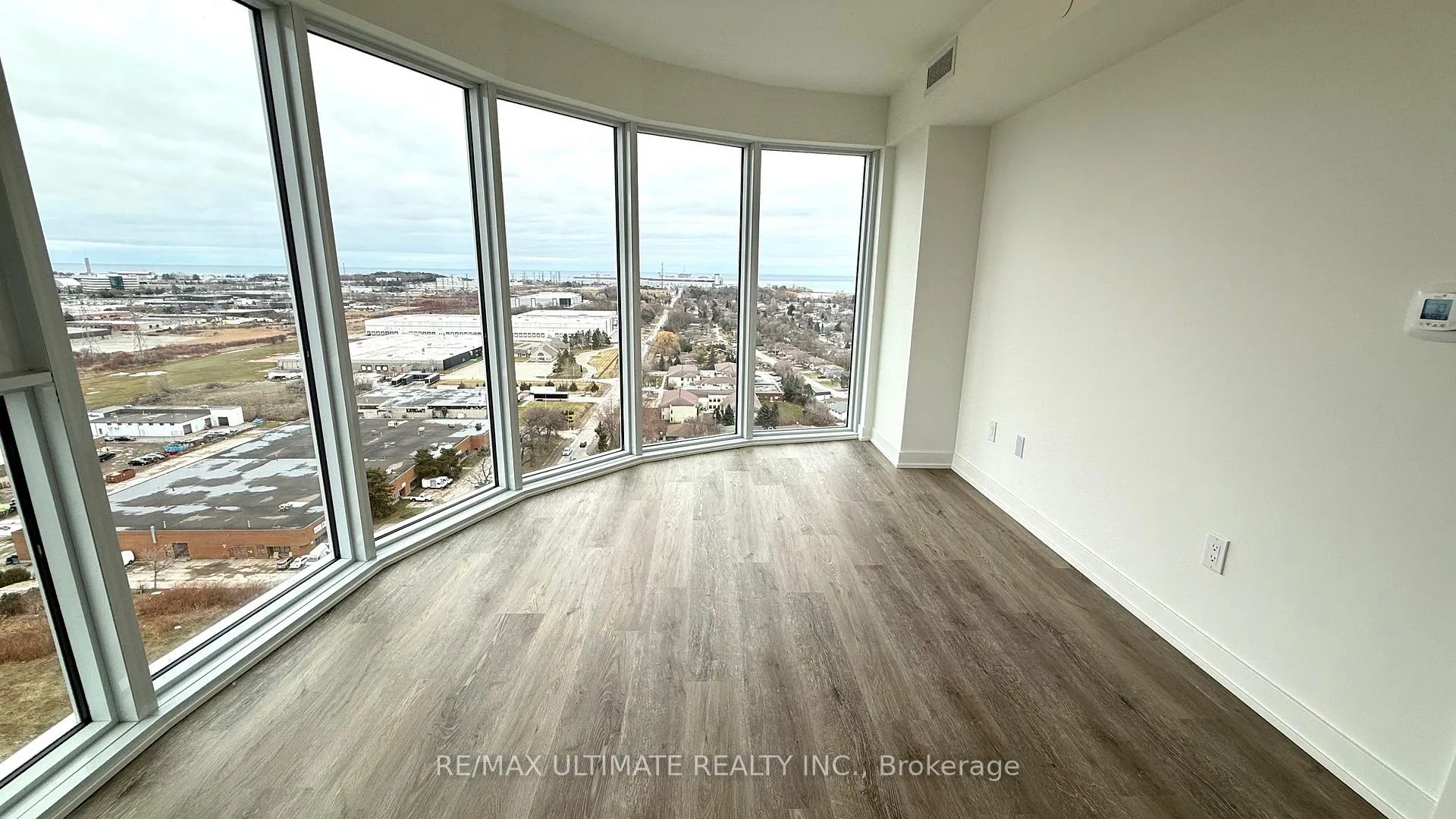 Photo 17 of Unit 2105, 1010 Sandy Beach Road, Pickering, Bay Ridges — HOMEH