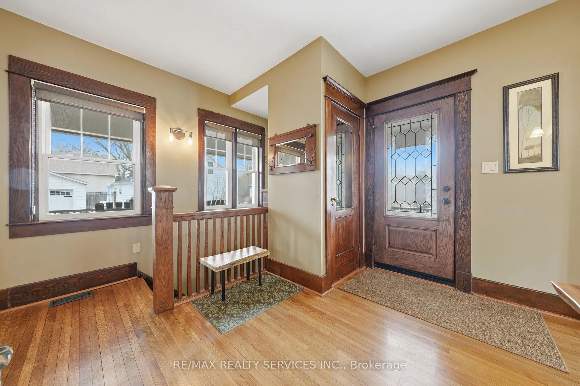 Photo 4 of 2 Maple Avenue, Caledon, Caledon East — HOMEH