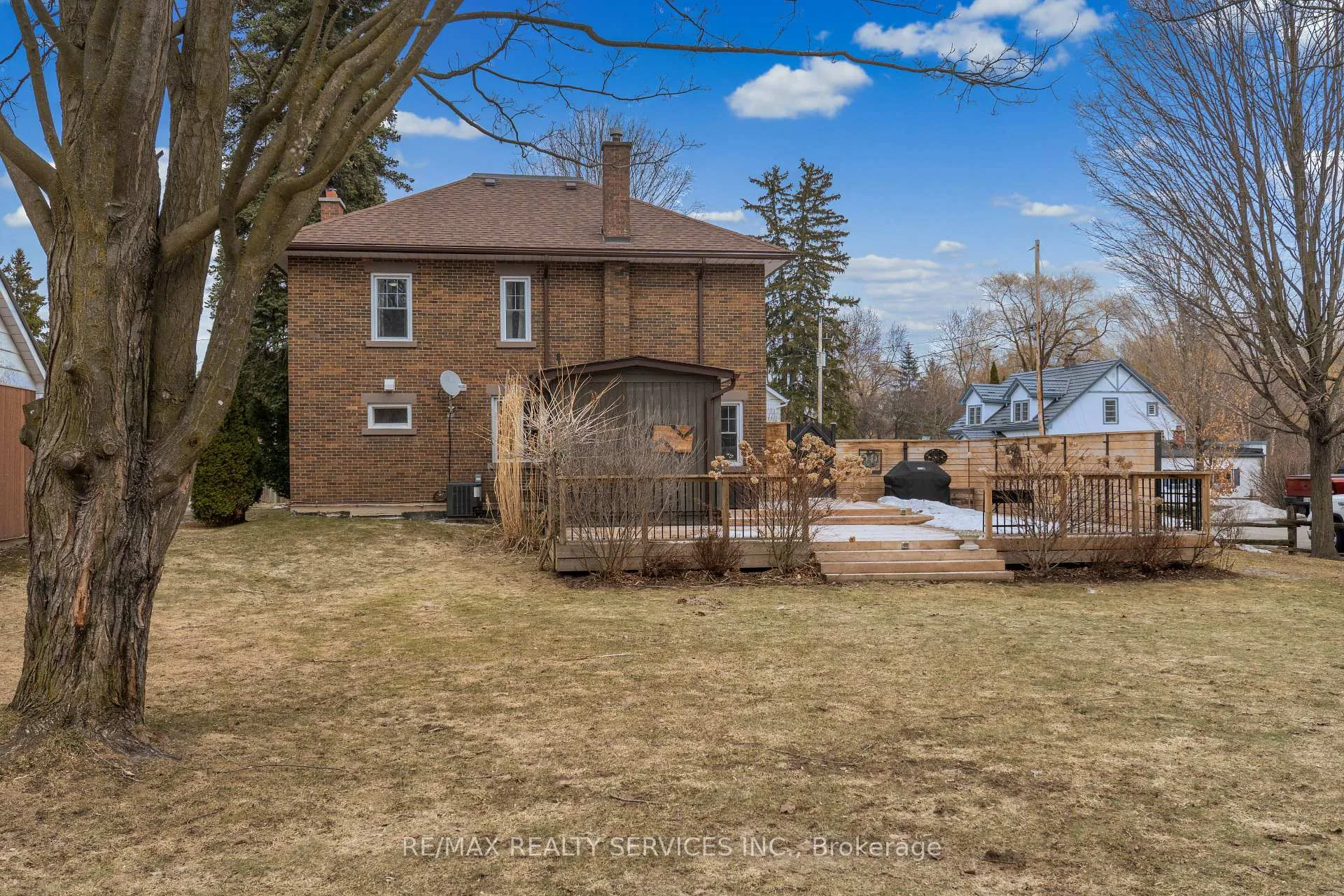 Photo 45 of 2 Maple Avenue, Caledon, Caledon East — HOMEH