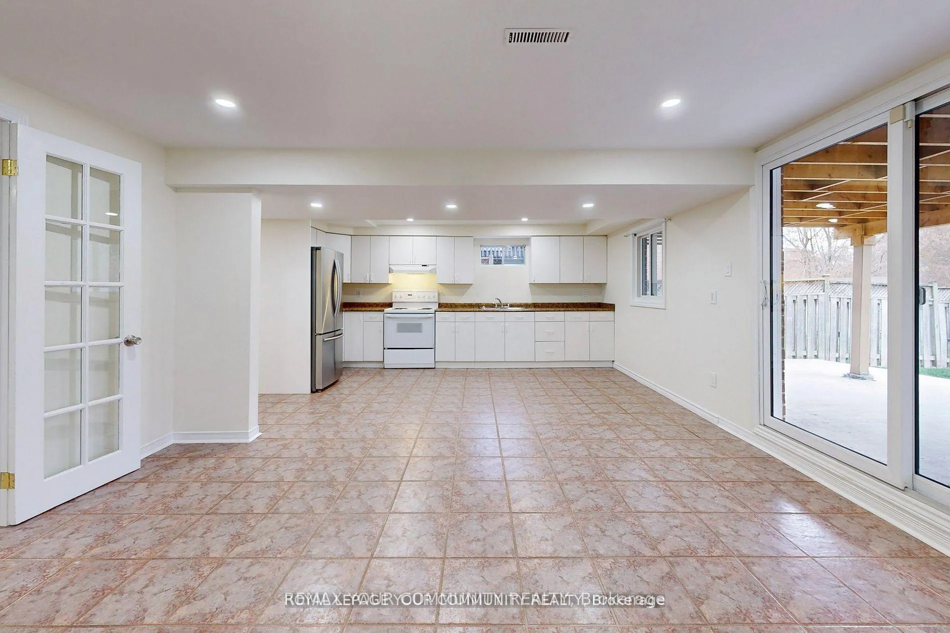 Photo 3 of Unit Bsmnt, 136 Woodcroft Lane, Vaughan, West Woodbridge — HOMEH