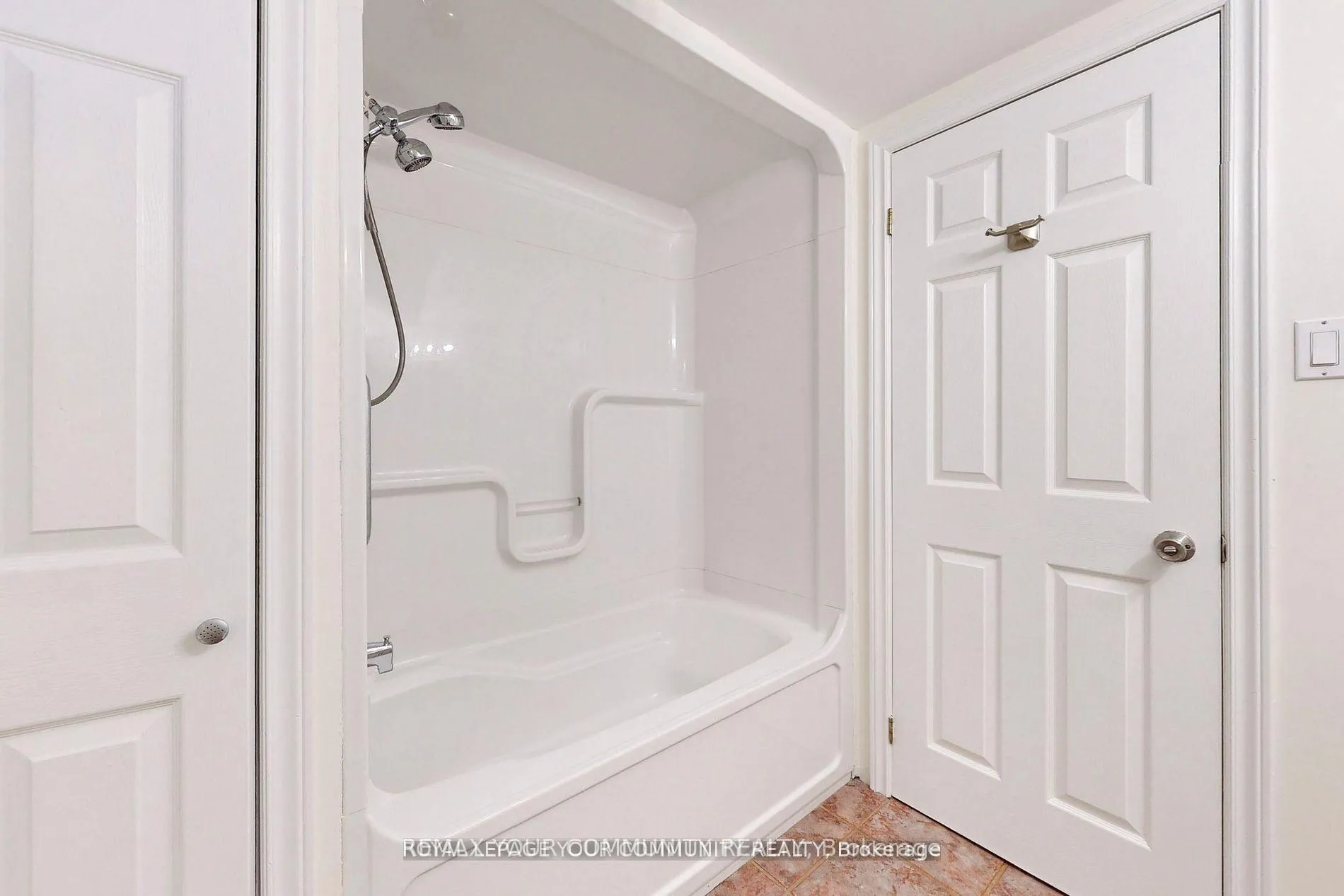 Photo 12 of Unit Bsmnt, 136 Woodcroft Lane, Vaughan, West Woodbridge — HOMEH