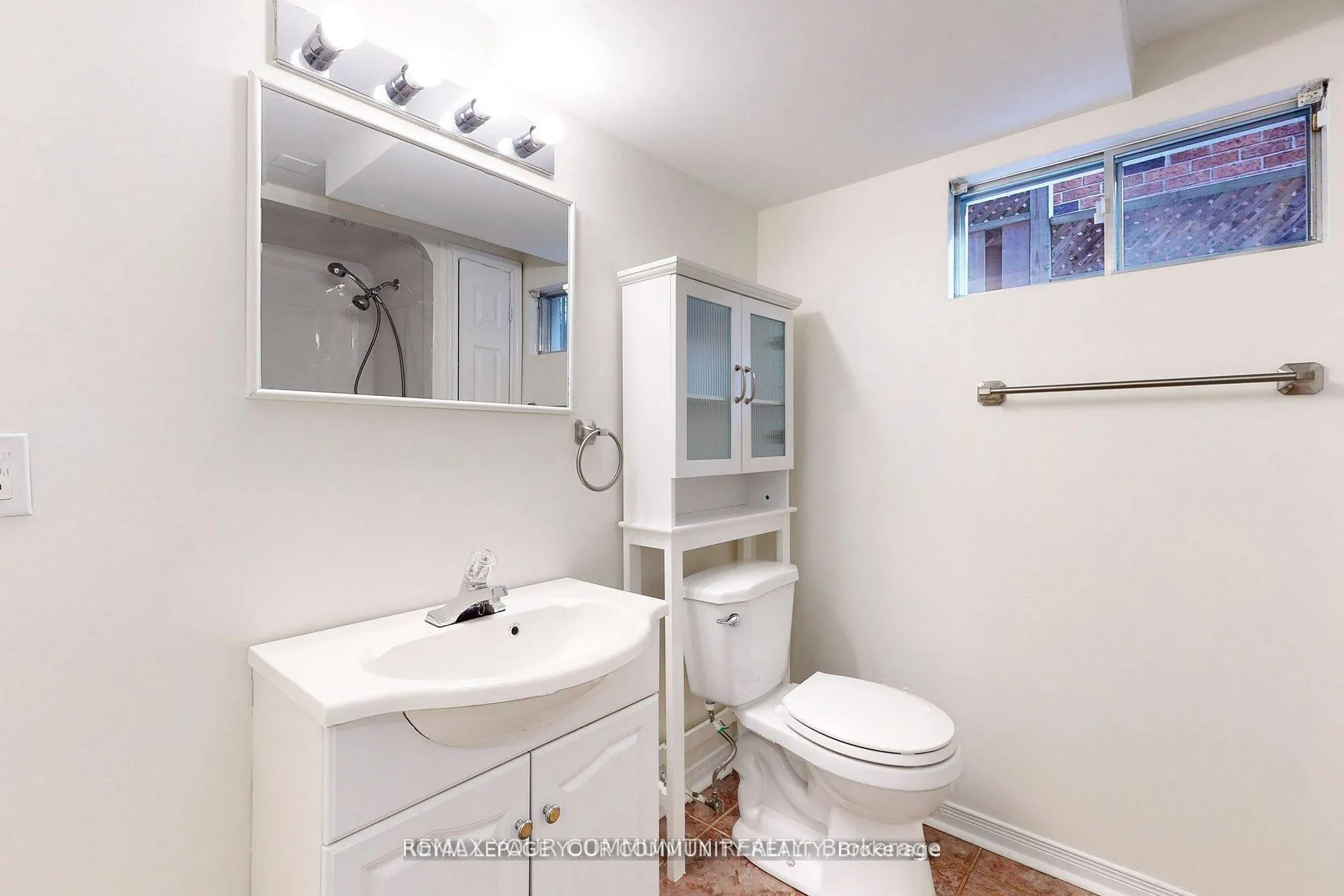 Photo 13 of Unit Bsmnt, 136 Woodcroft Lane, Vaughan, West Woodbridge — HOMEH
