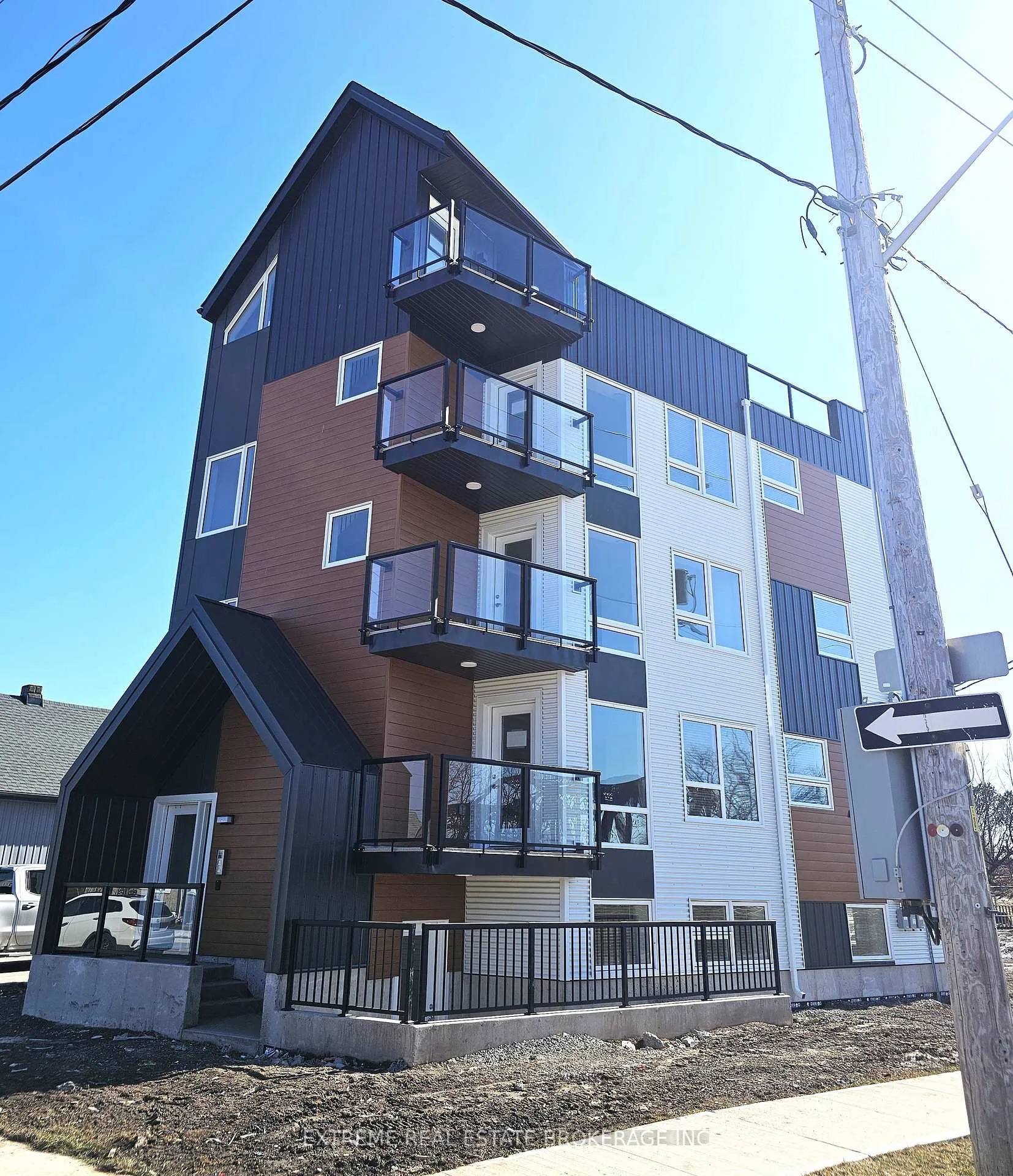 Photo 2 of Unit 1, 89 Sixth Street, Welland, Lincoln/Crowland — HOMEH