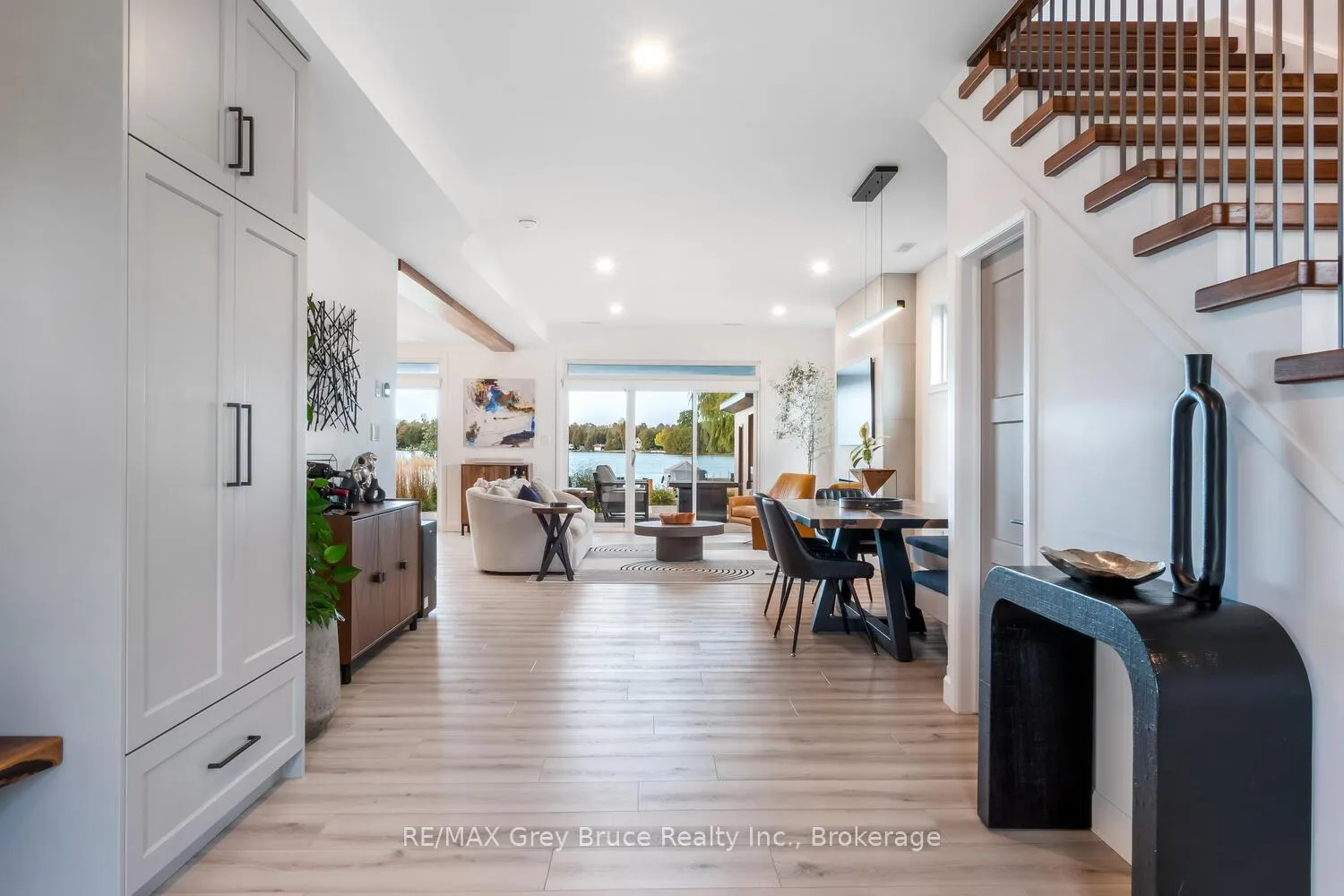 Photo 7 of 166 country side Drive, Chatsworth — HOMEH