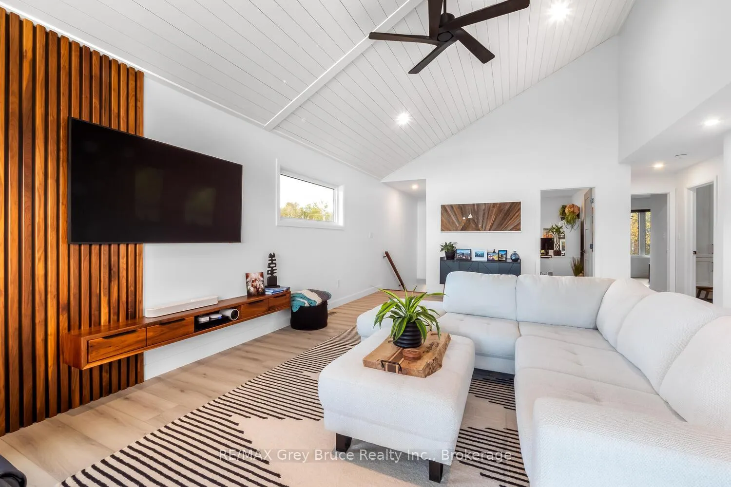 Photo 23 of 166 country side Drive, Chatsworth — HOMEH