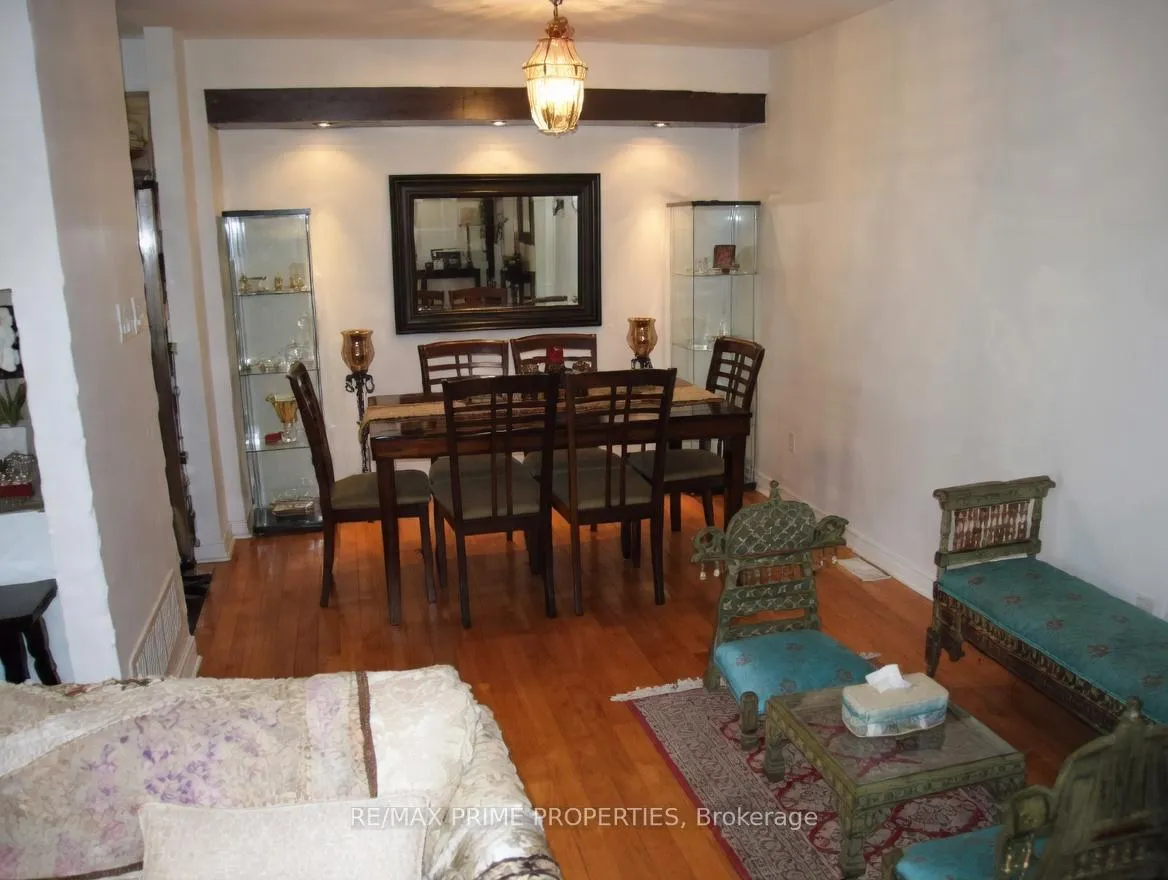 Photo 3 of 14 Forest Valley Road, Markham, Greensborough — HOMEH