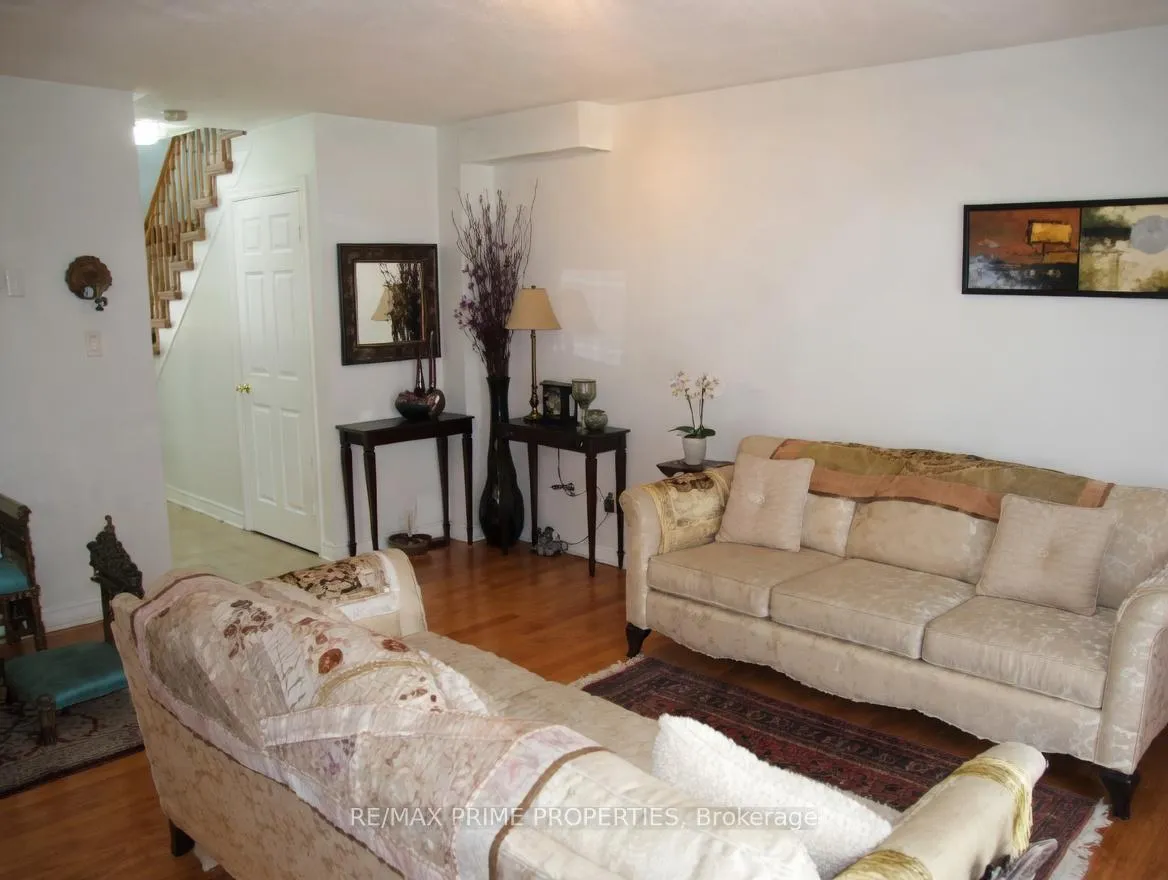 Photo 4 of 14 Forest Valley Road, Markham, Greensborough — HOMEH