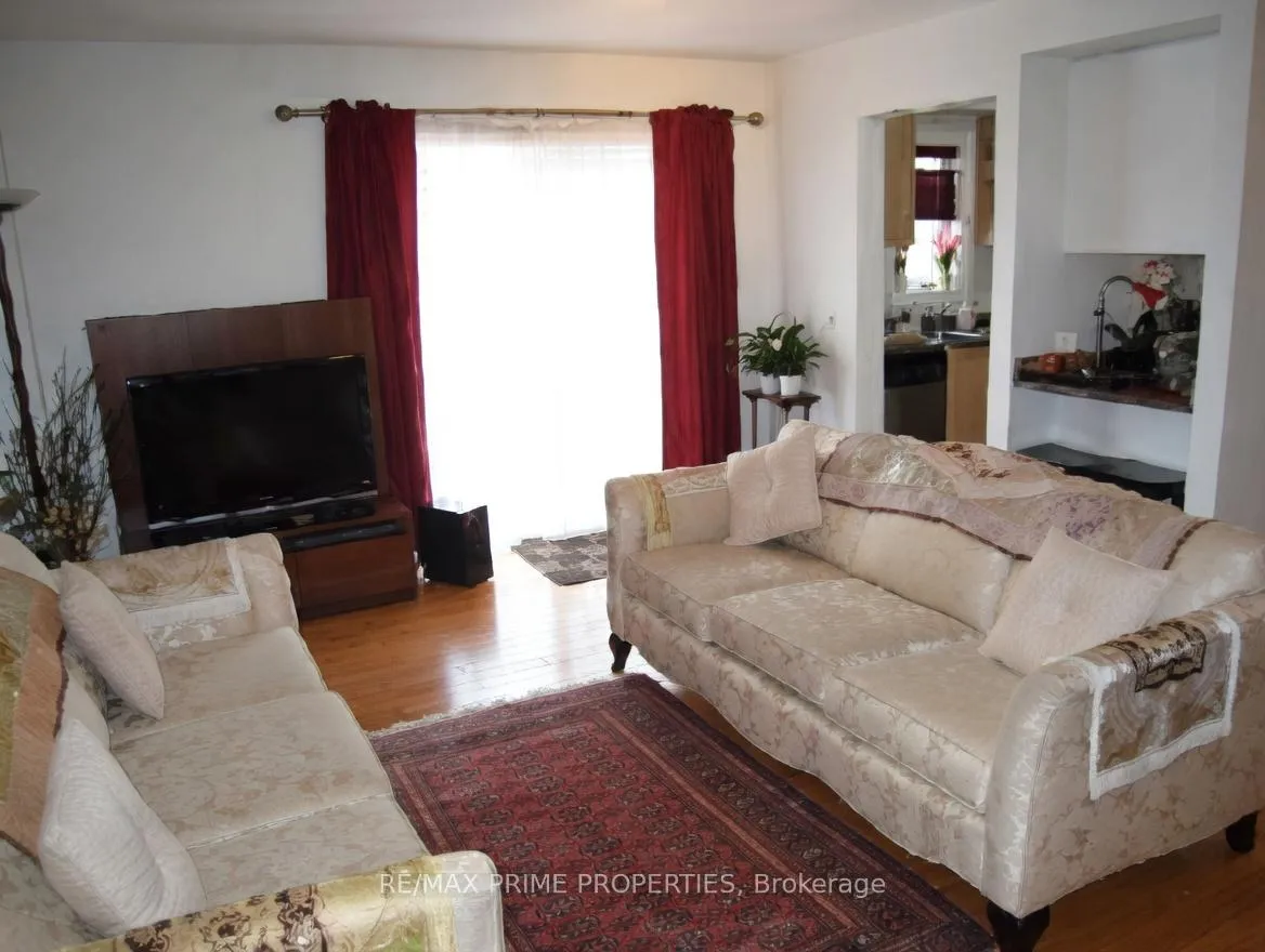 Photo 5 of 14 Forest Valley Road, Markham, Greensborough — HOMEH