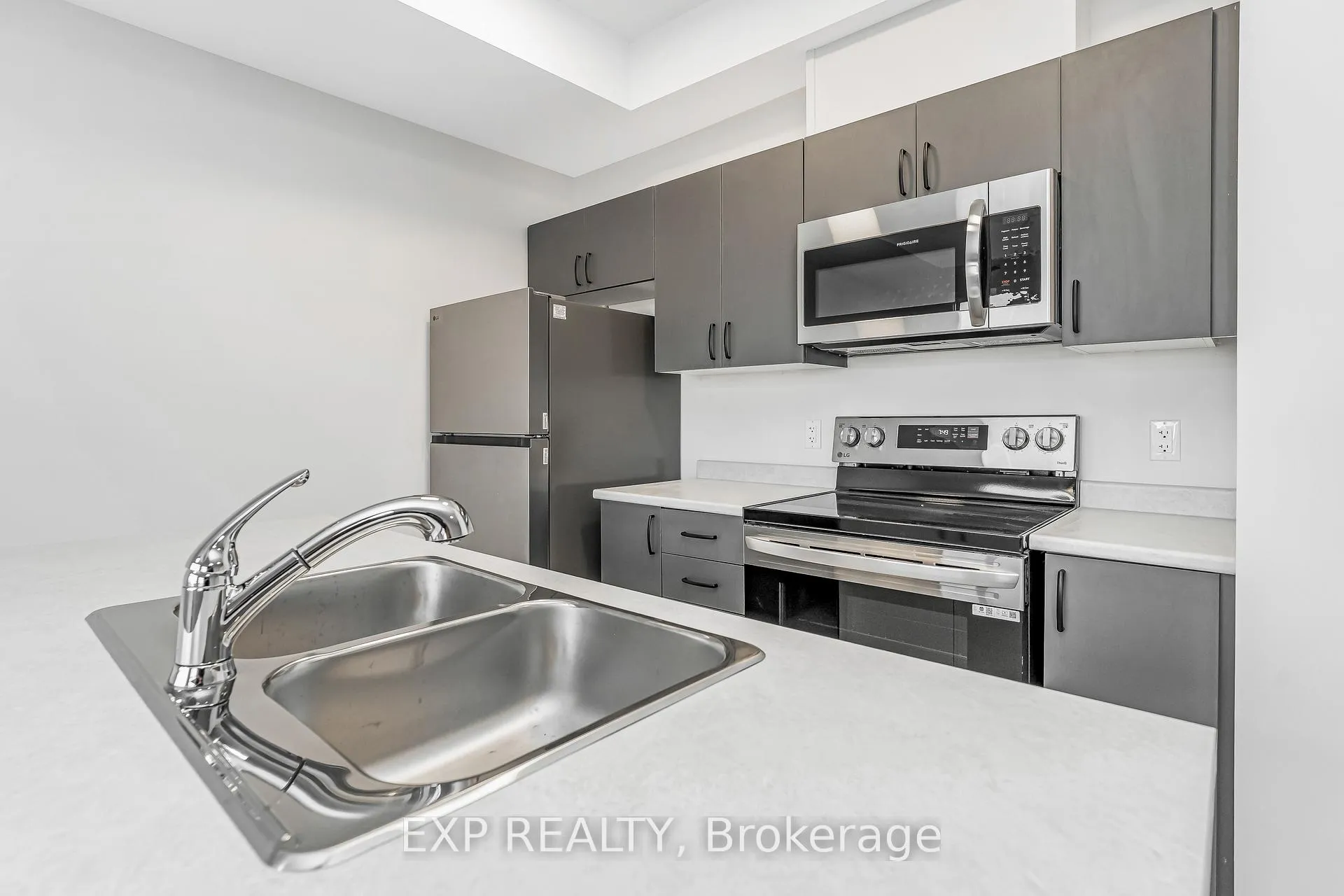Photo 7 of Unit K, 230 Pingwi Place, Ottawa, Blossom Park/Kemp Park/Findlay Creek — HOMEH