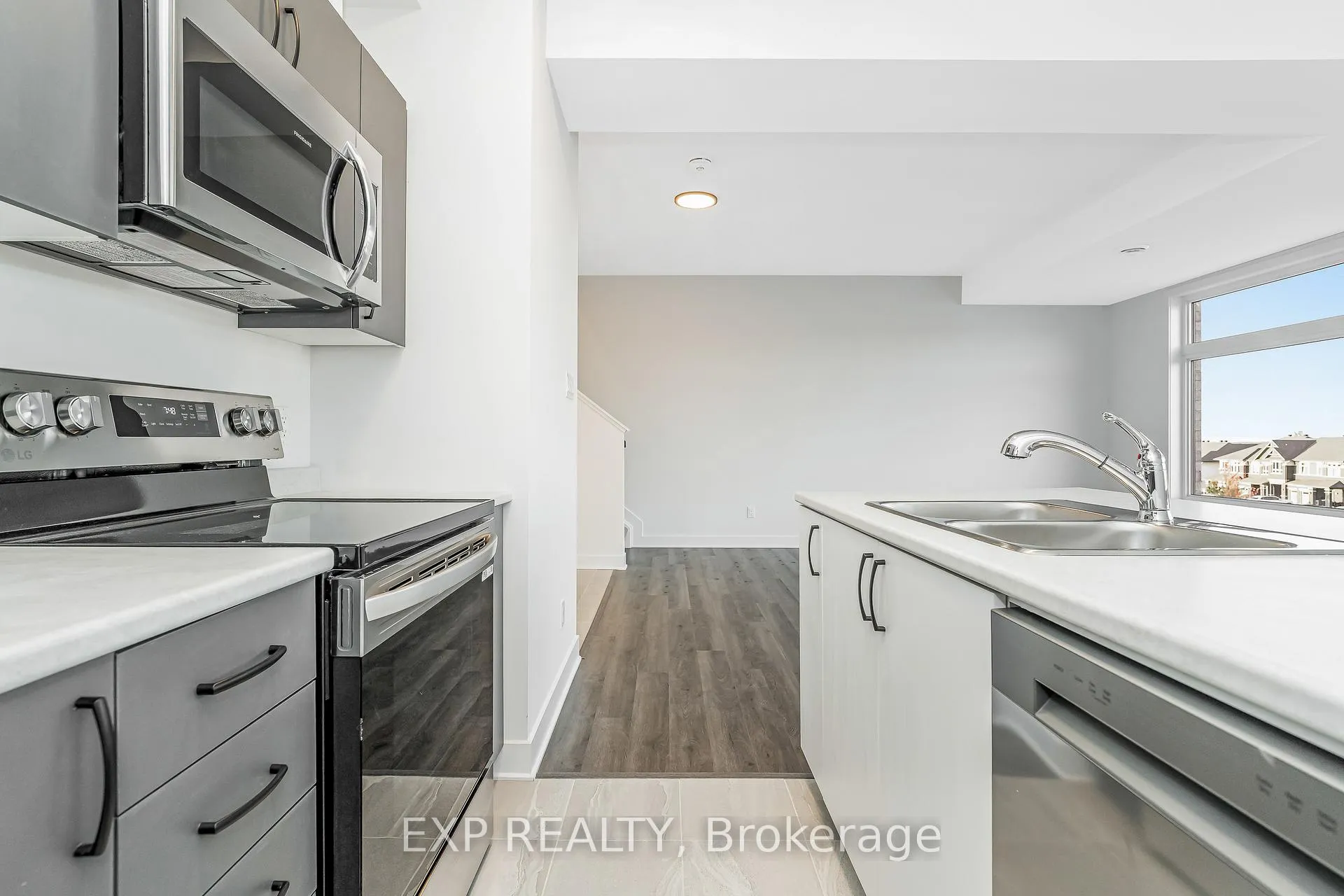 Photo 9 of Unit K, 230 Pingwi Place, Ottawa, Blossom Park/Kemp Park/Findlay Creek — HOMEH