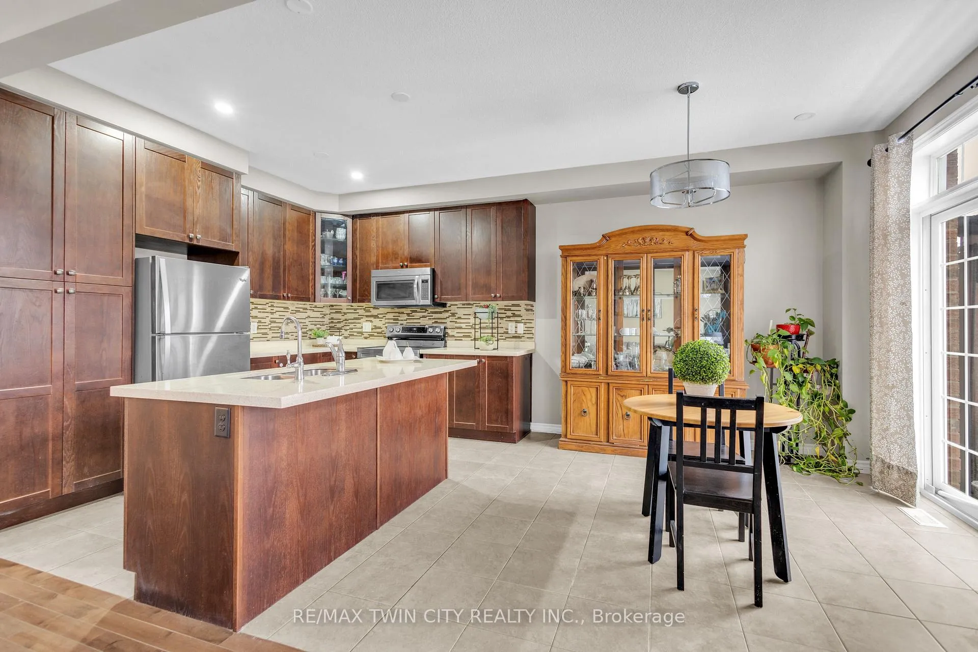 Photo 9 of 75 Stillwater Street Drive, Kitchener — HOMEH