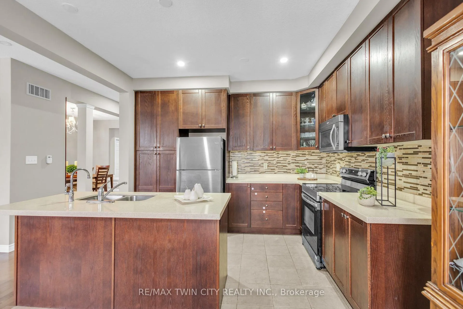 Photo 10 of 75 Stillwater Street Drive, Kitchener — HOMEH