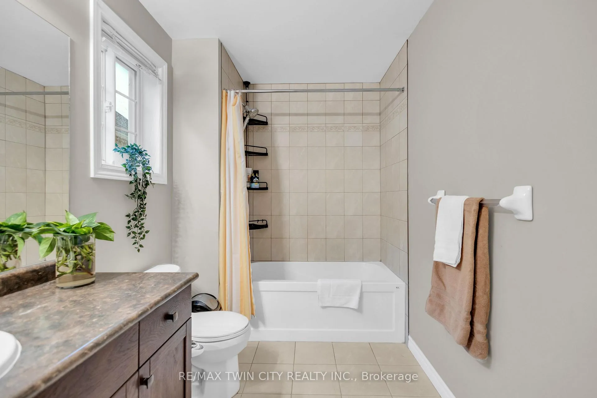 Photo 20 of 75 Stillwater Street Drive, Kitchener — HOMEH
