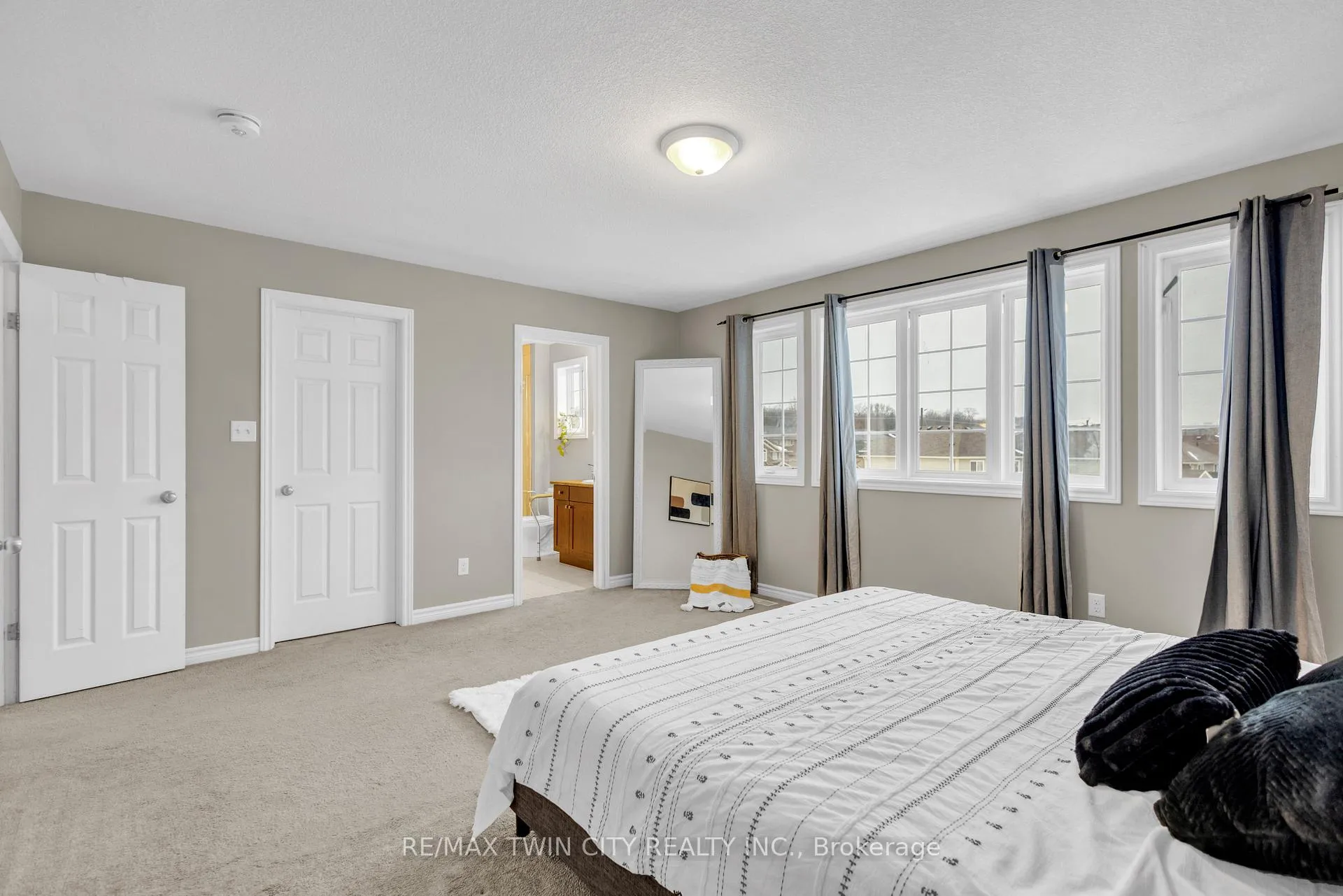 Photo 29 of 75 Stillwater Street Drive, Kitchener — HOMEH