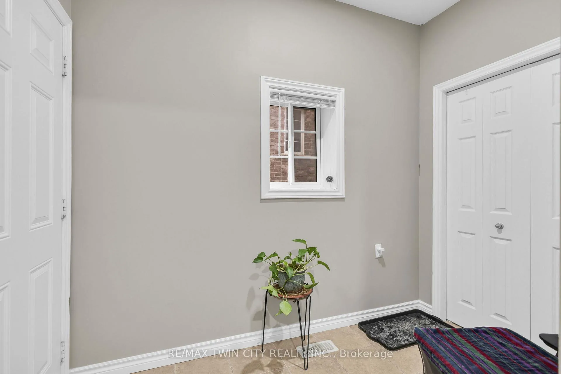 Photo 31 of 75 Stillwater Street Drive, Kitchener — HOMEH