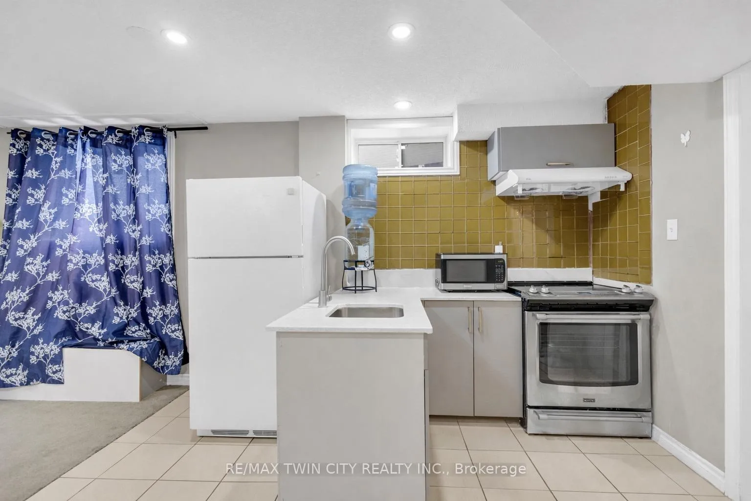 Photo 35 of 75 Stillwater Street Drive, Kitchener — HOMEH