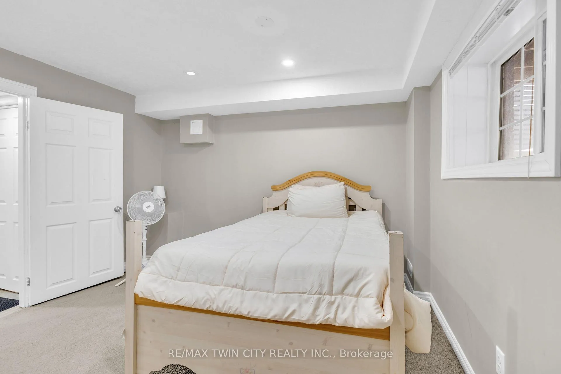 Photo 38 of 75 Stillwater Street Drive, Kitchener — HOMEH