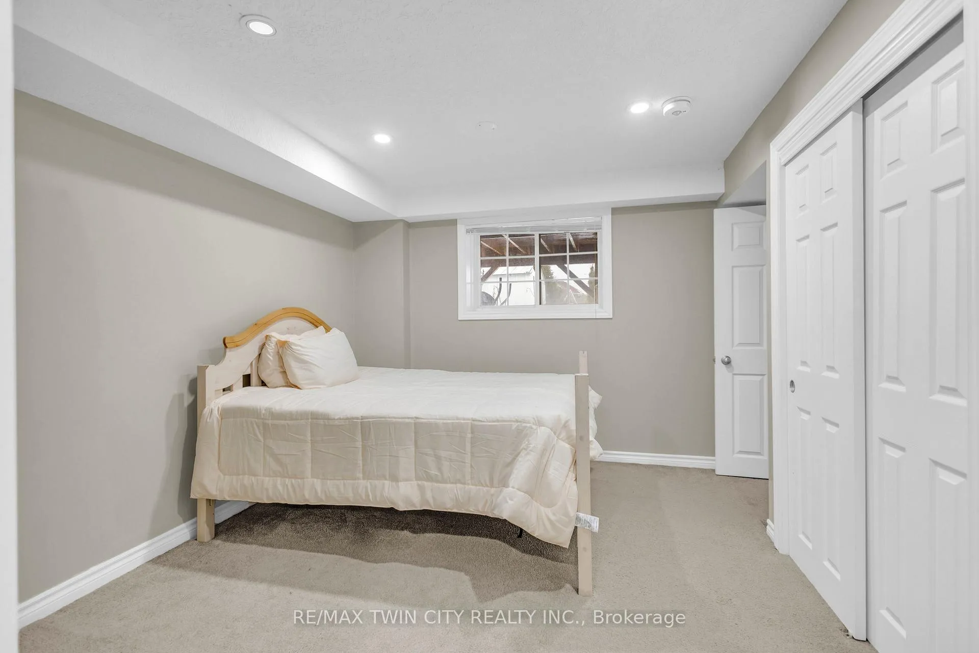 Photo 39 of 75 Stillwater Street Drive, Kitchener — HOMEH
