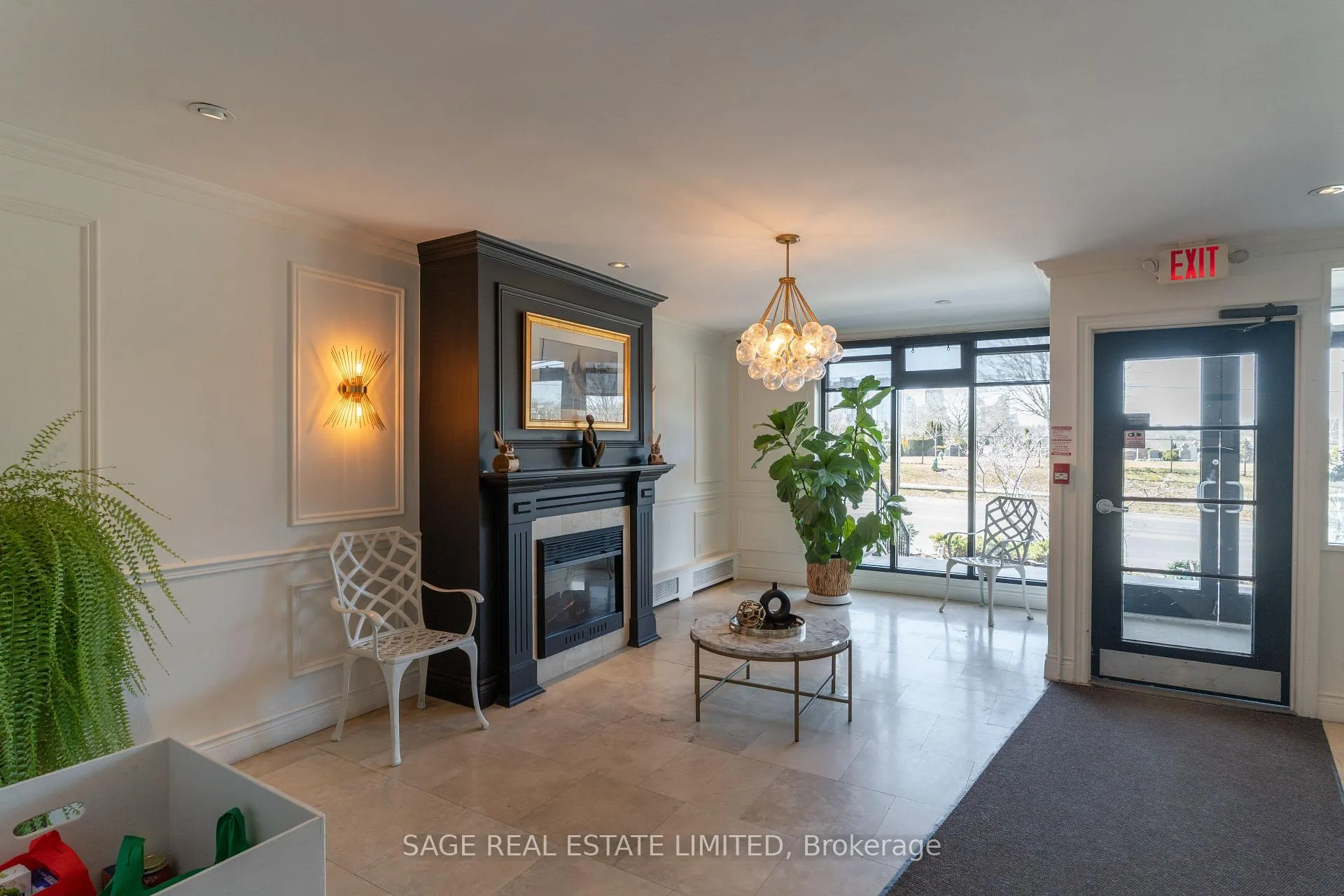 Photo 2 of Unit 205, 1901 Bayview Avenue E, Toronto, Leaside — HOMEH